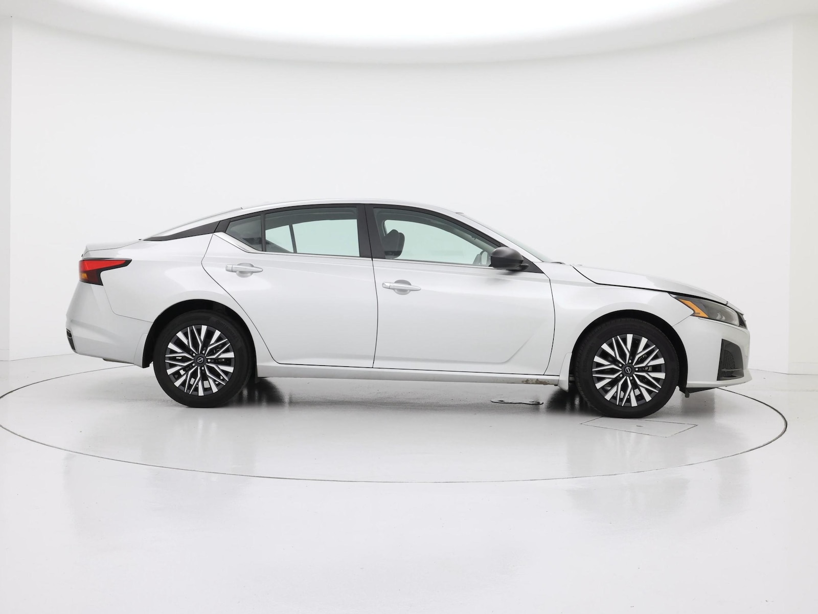 2024 Nissan Altima SV - Photo 8