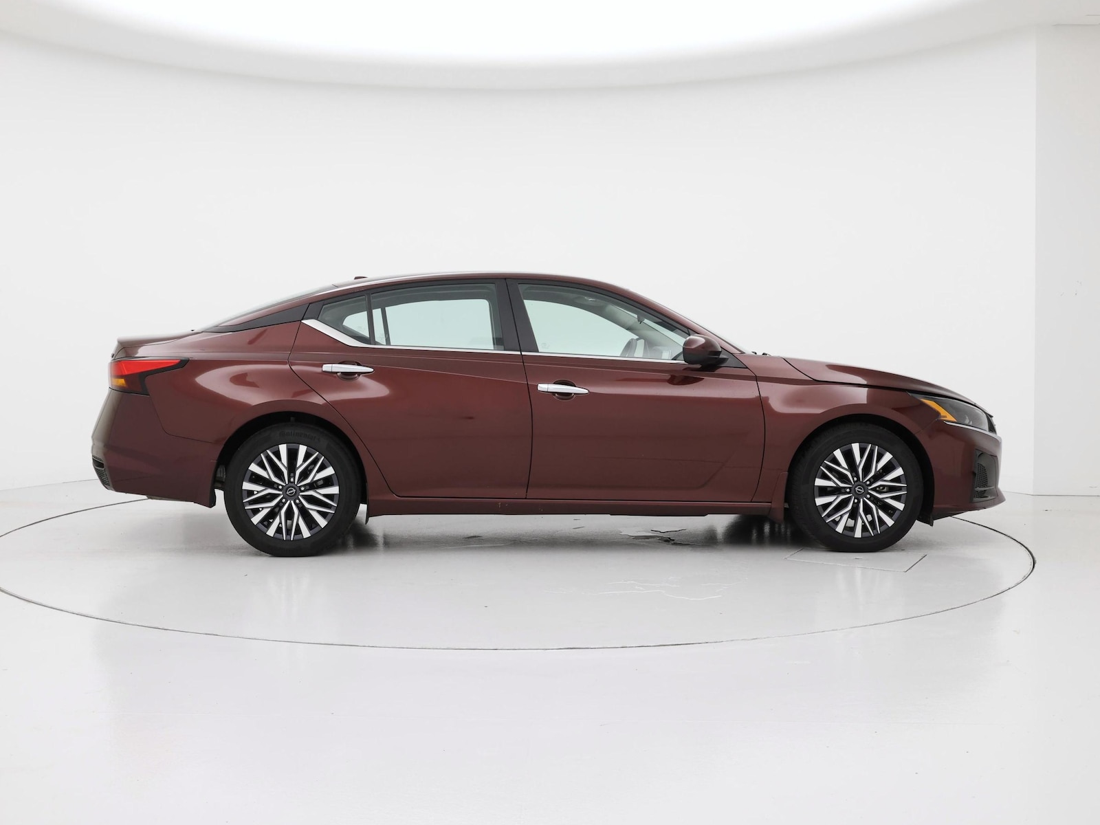 2023 Nissan Altima SV - Photo 8