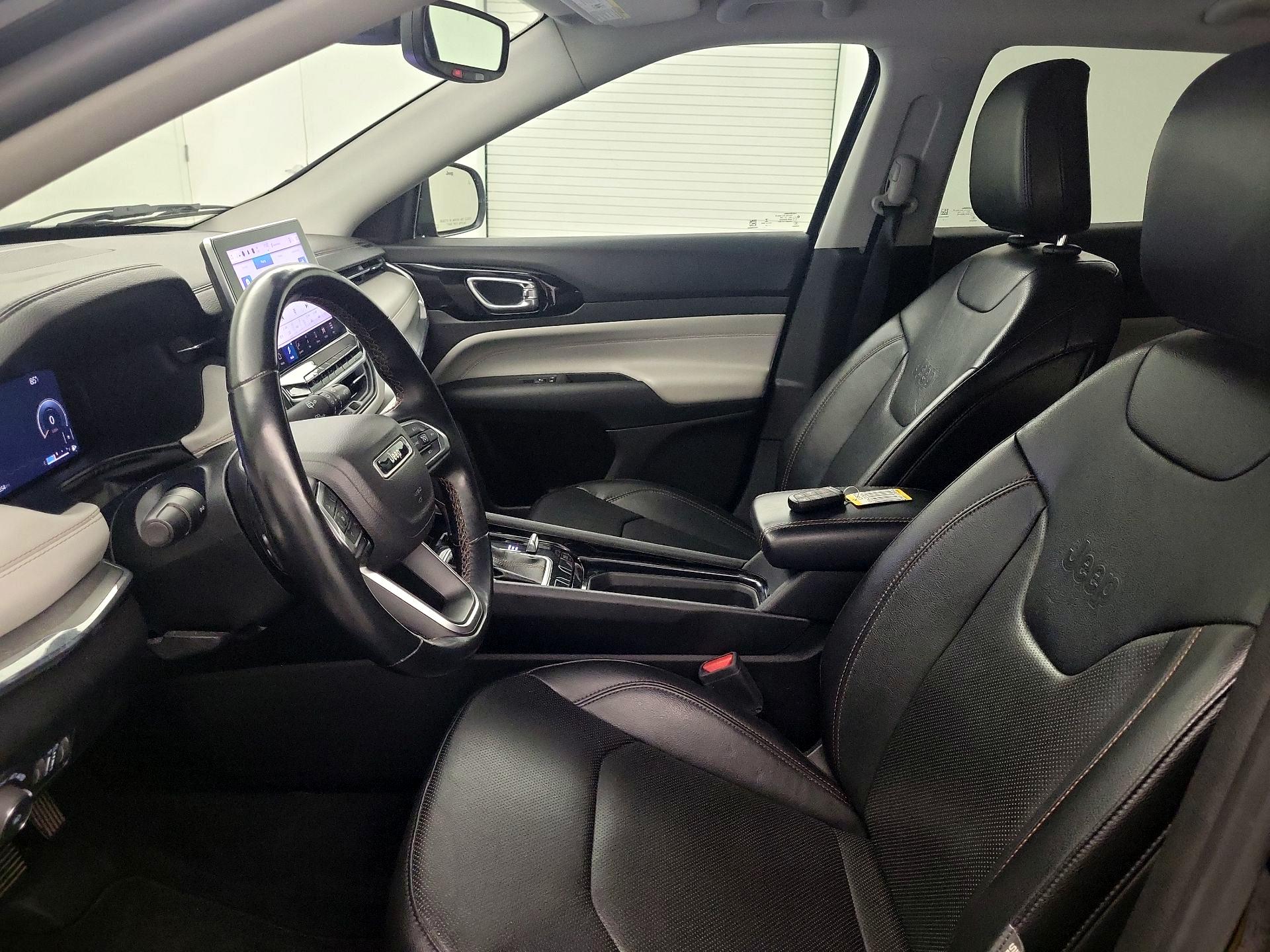 Thumbnail: 2022 Jeep Compass - 11
