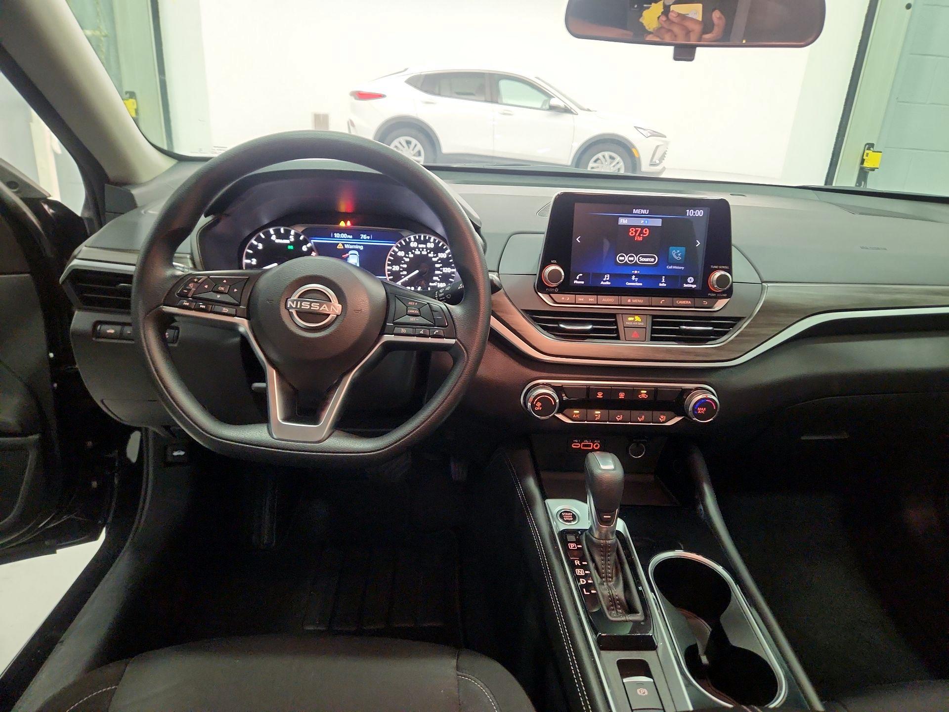 Thumbnail: 2023 Nissan Altima - 9