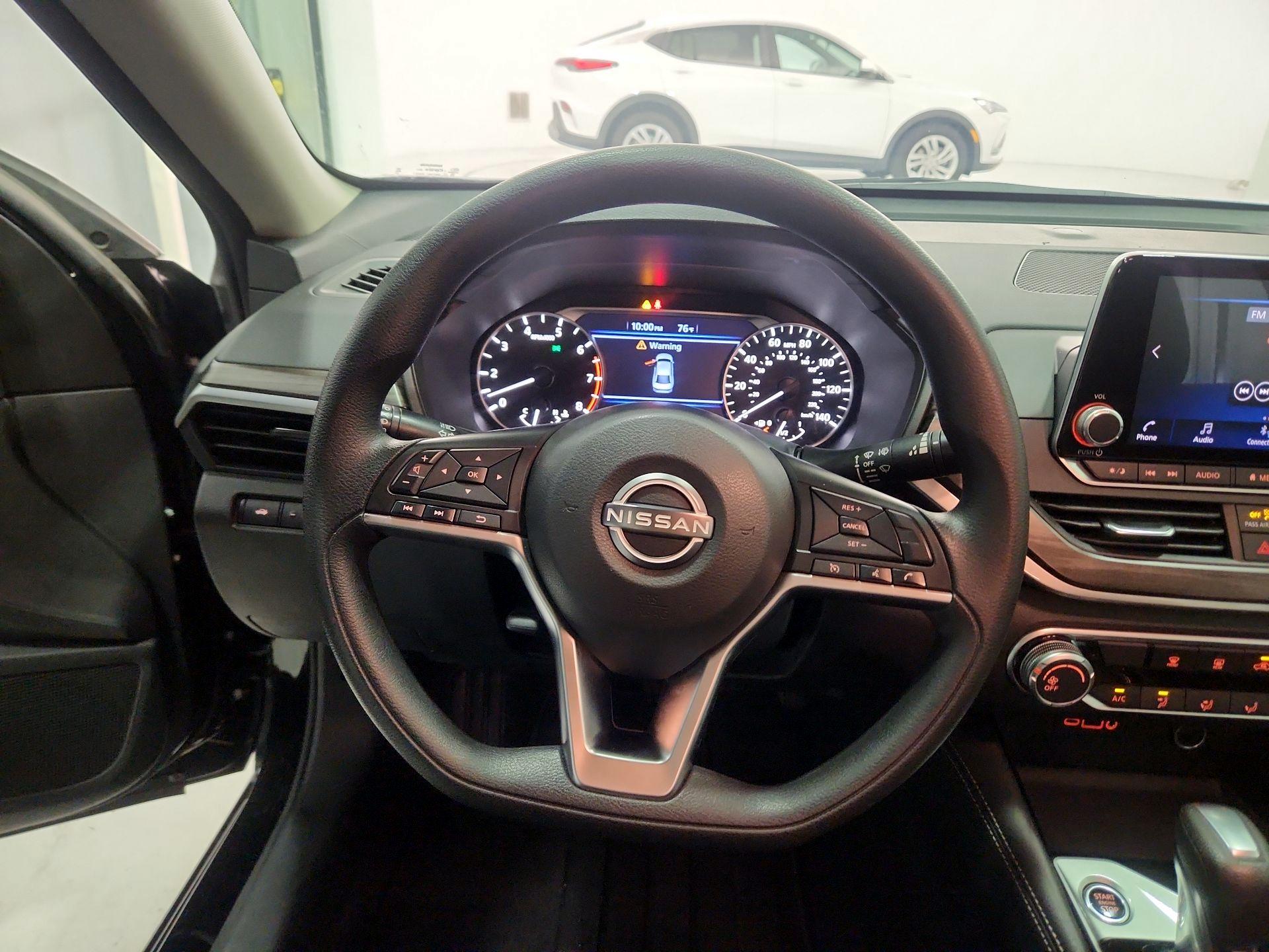 Thumbnail: 2023 Nissan Altima - 10