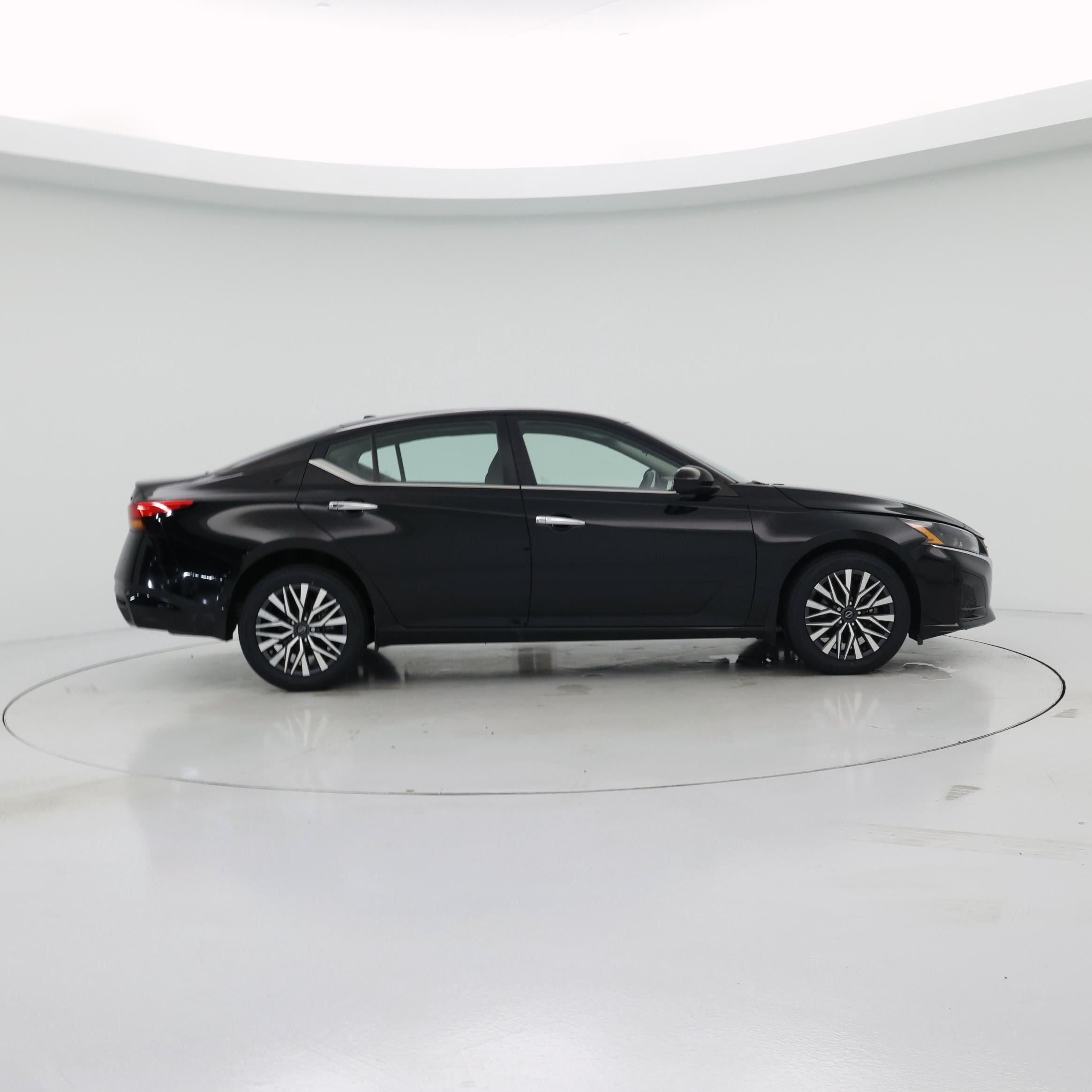 Thumbnail: 2023 Nissan Altima - 7