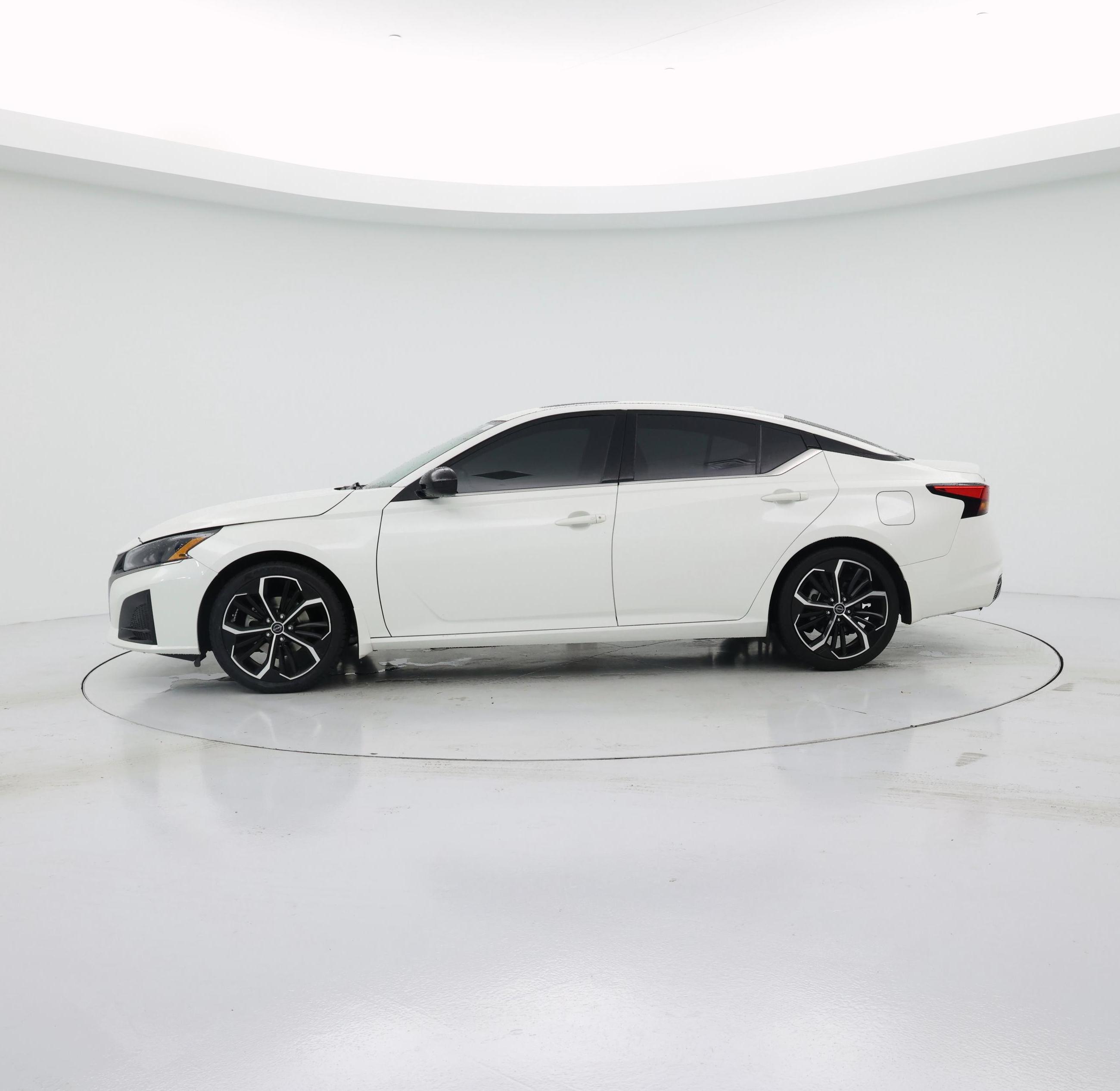 Thumbnail: 2023 Nissan Altima - 3