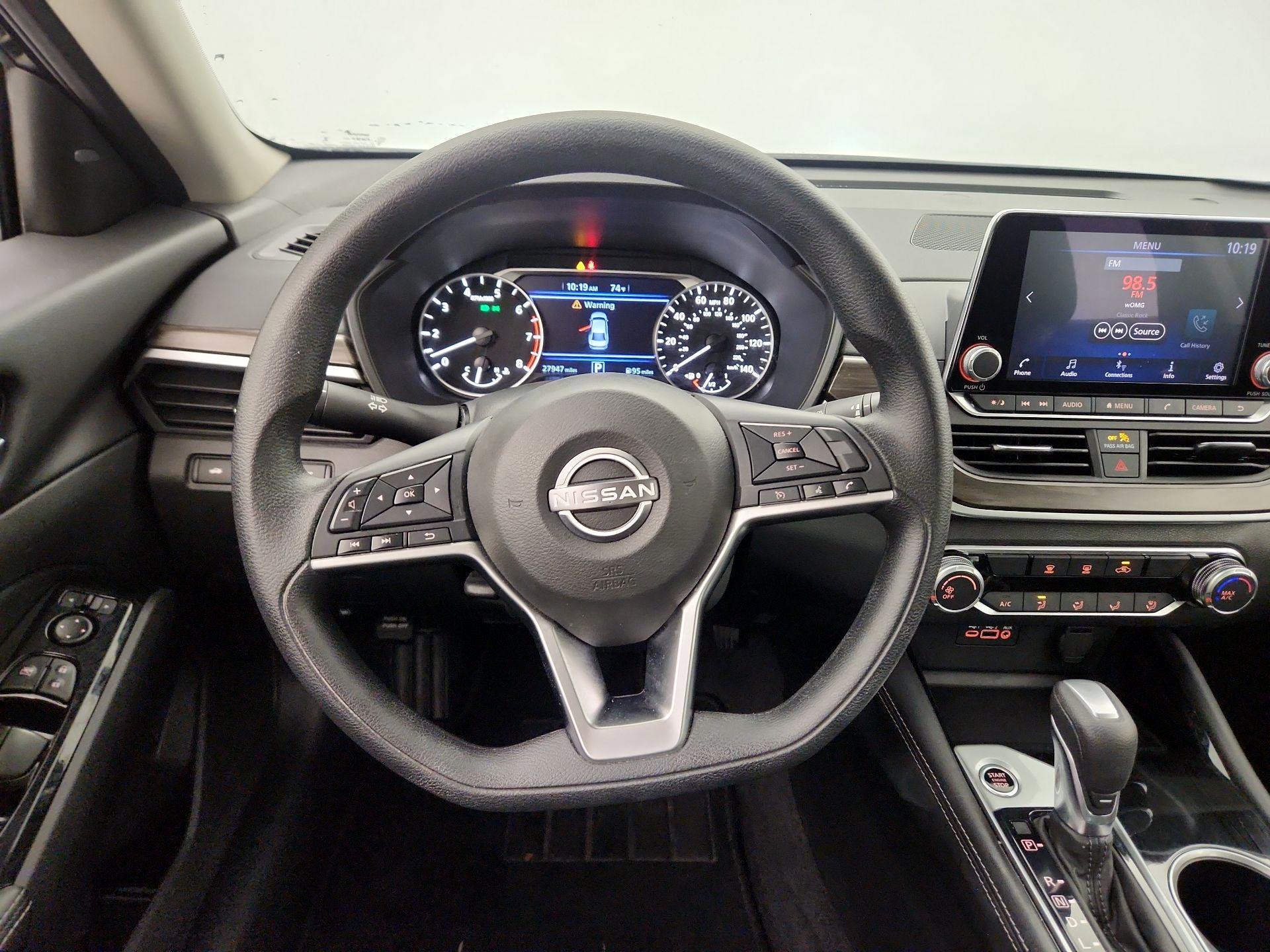 Thumbnail: 2023 Nissan Altima - 10