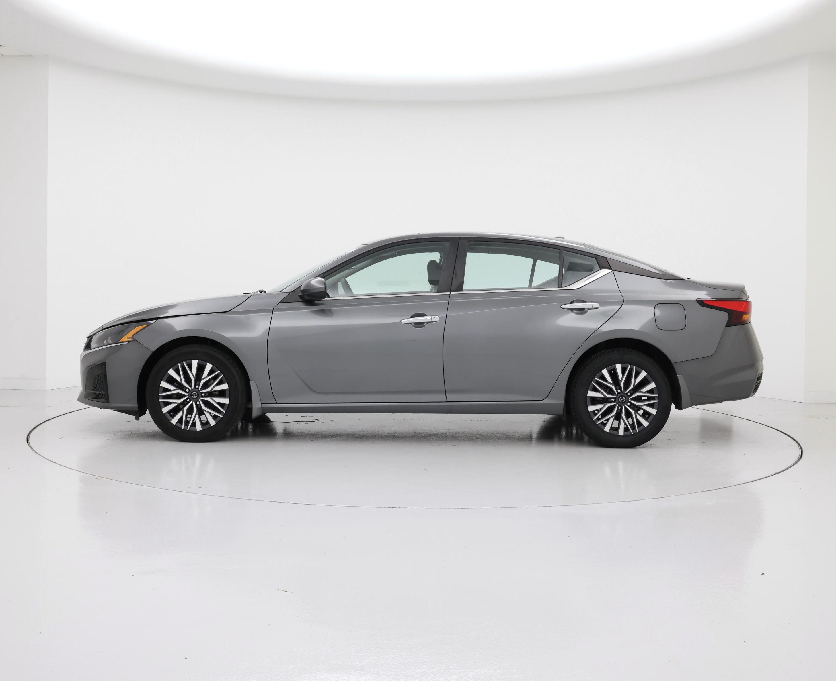 Thumbnail: 2023 Nissan Altima - 3