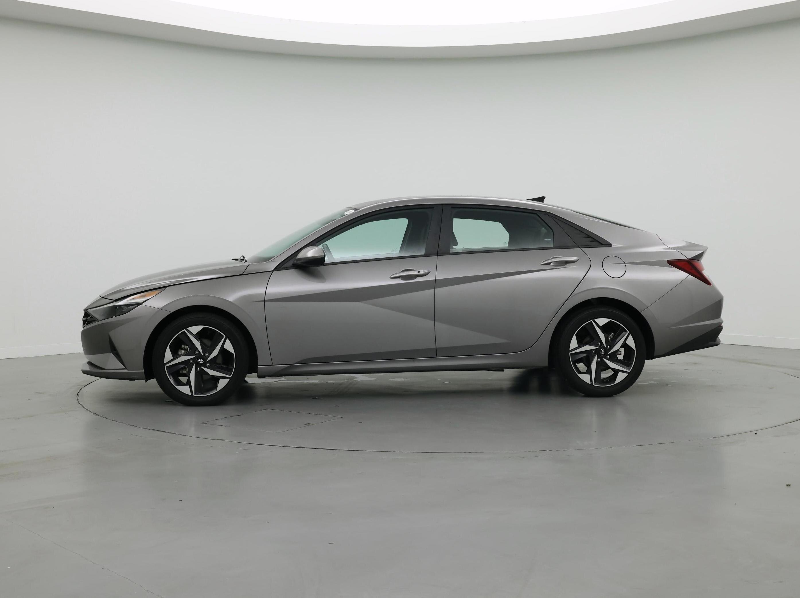Thumbnail: 2023 Hyundai Elantra - 3