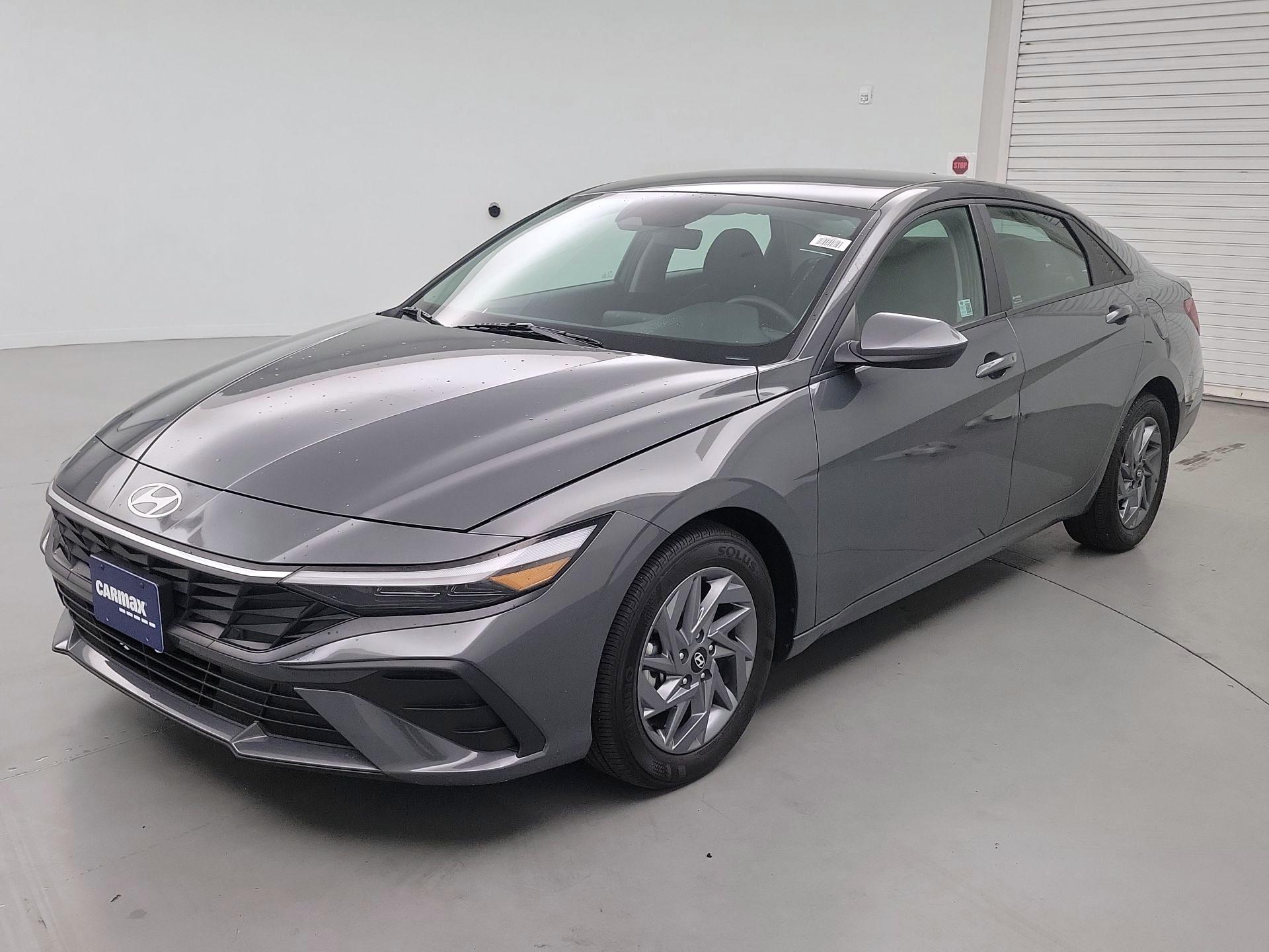 Thumbnail: 2024 Hyundai Elantra - 3