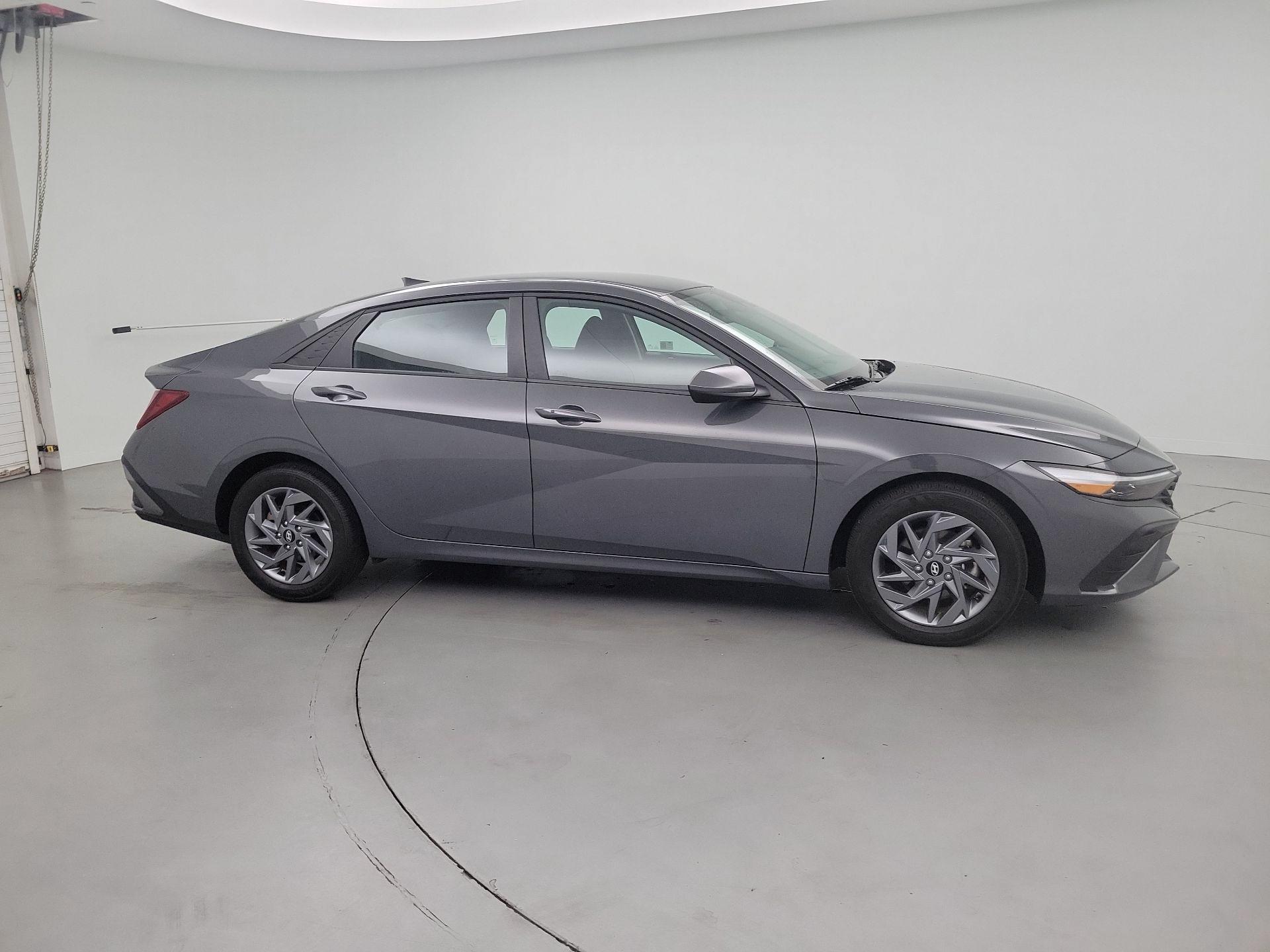 Thumbnail: 2024 Hyundai Elantra - 4