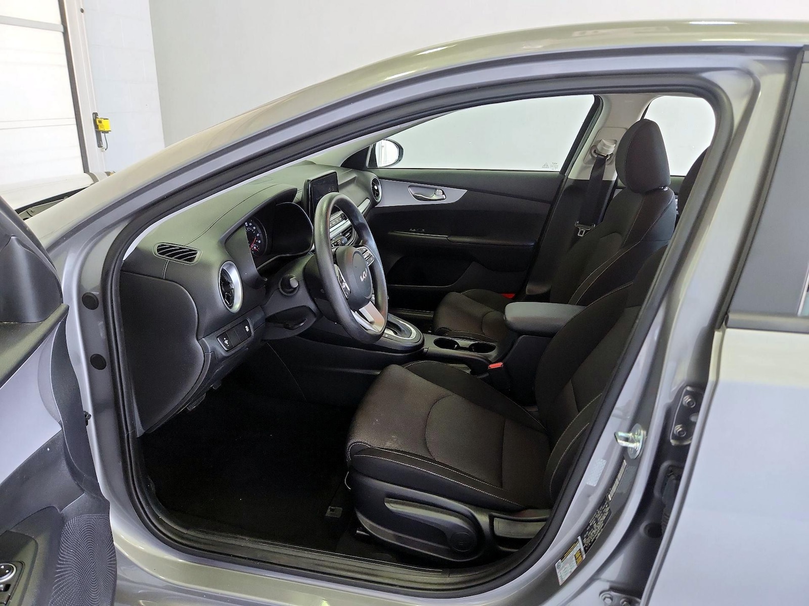 2024 Kia Forte LXS - Photo 12