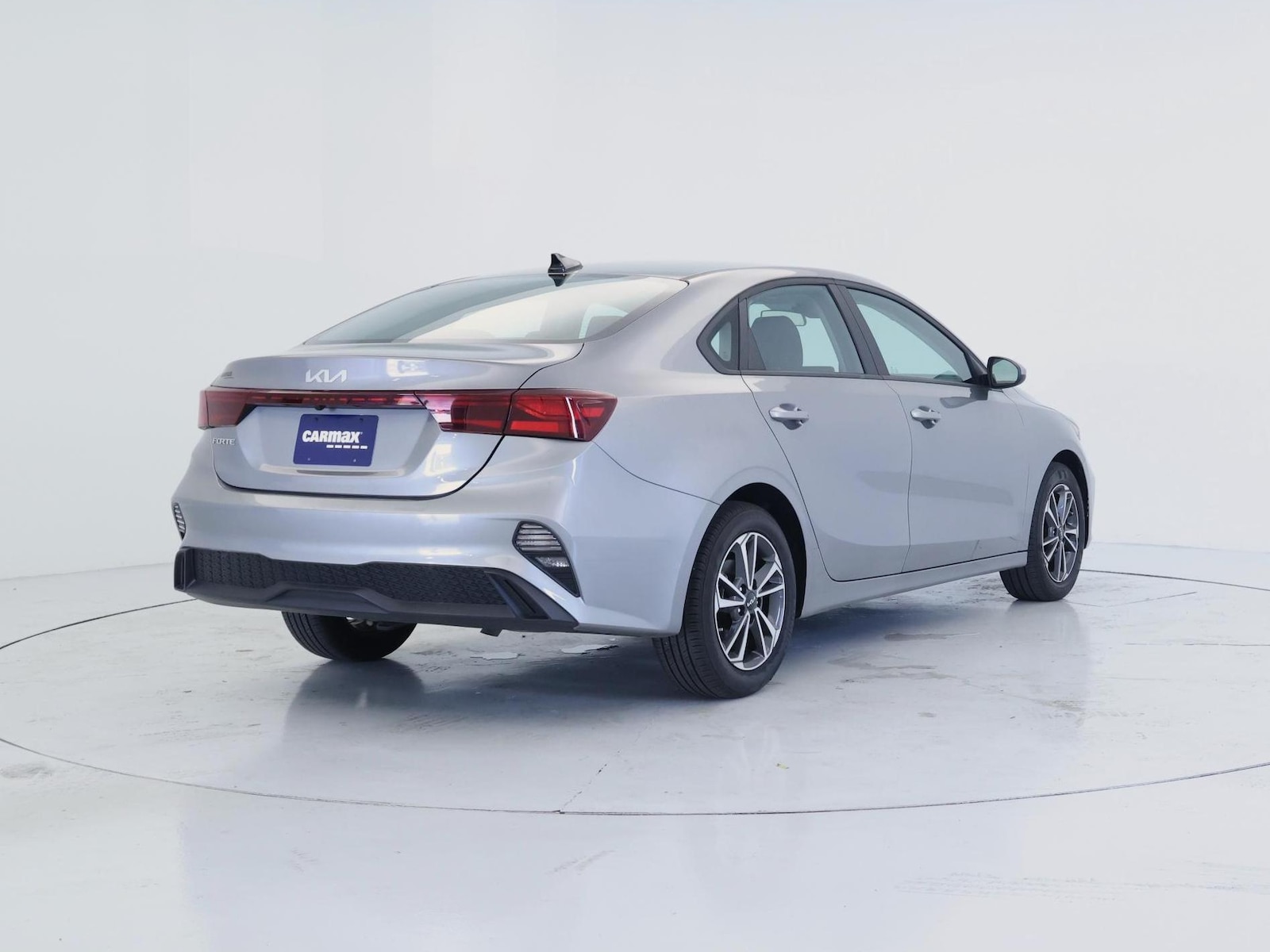 2024 Kia Forte LXS - Photo 9