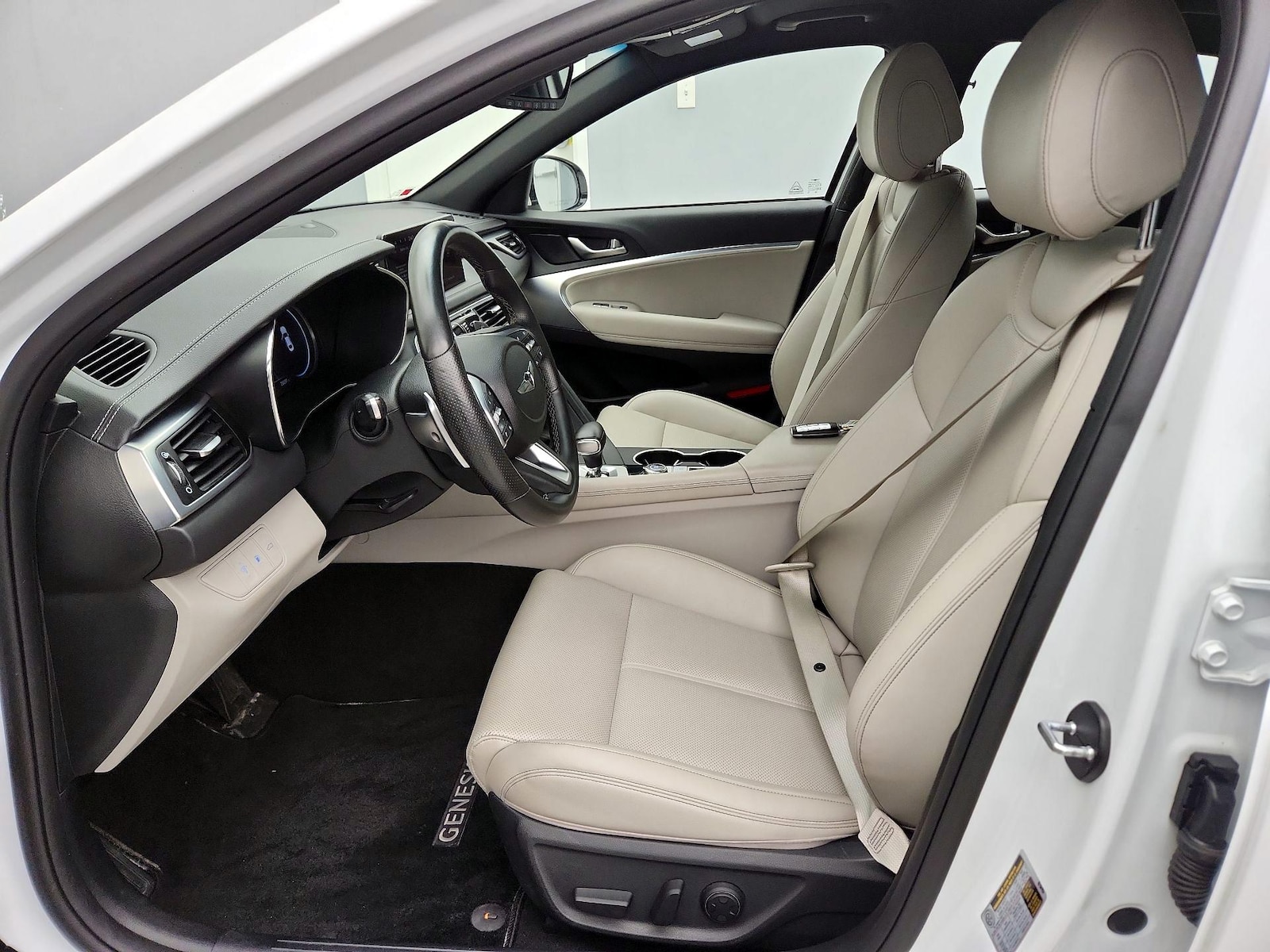 2023 GENESIS G70 Standard - Photo 12