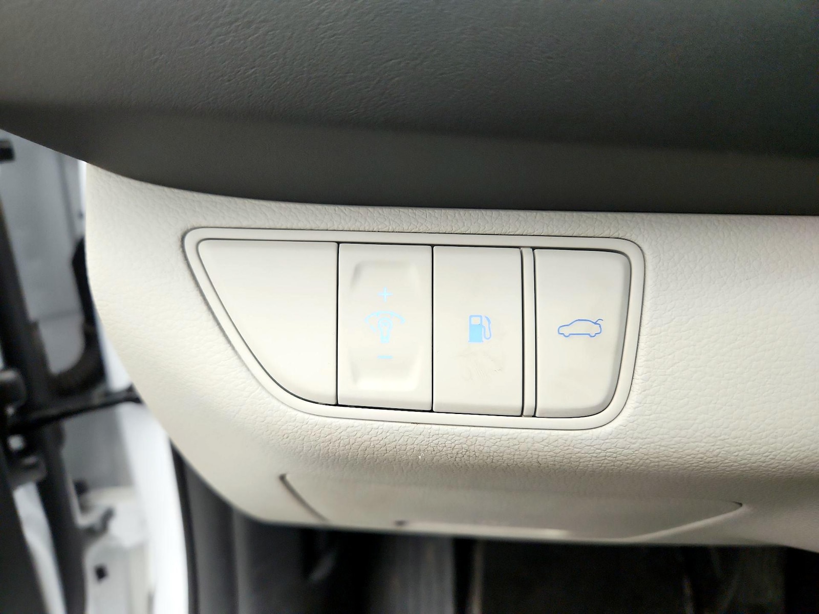 2023 GENESIS G70 Standard - Photo 14