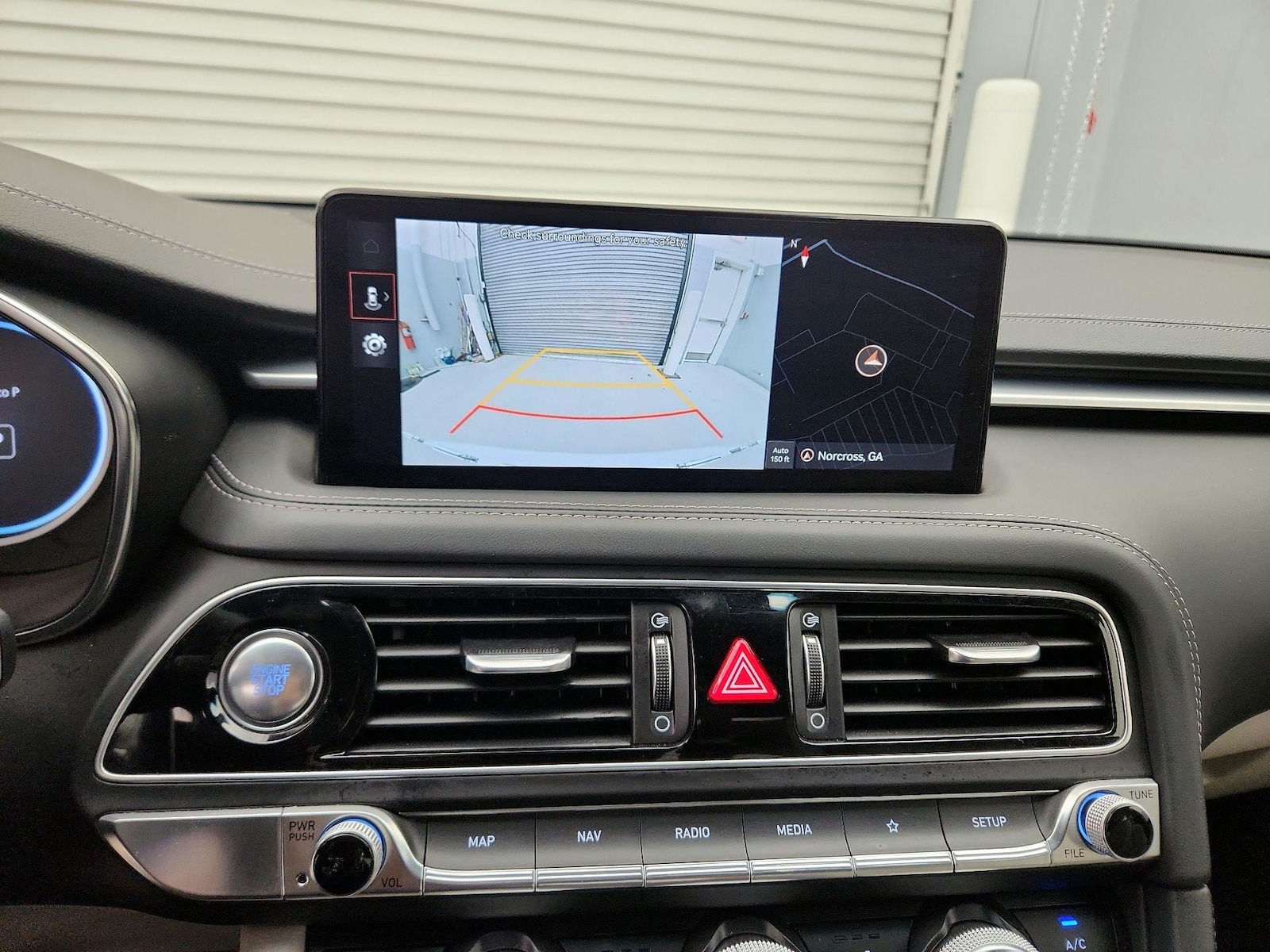 2023 GENESIS G70 Standard - Photo 16