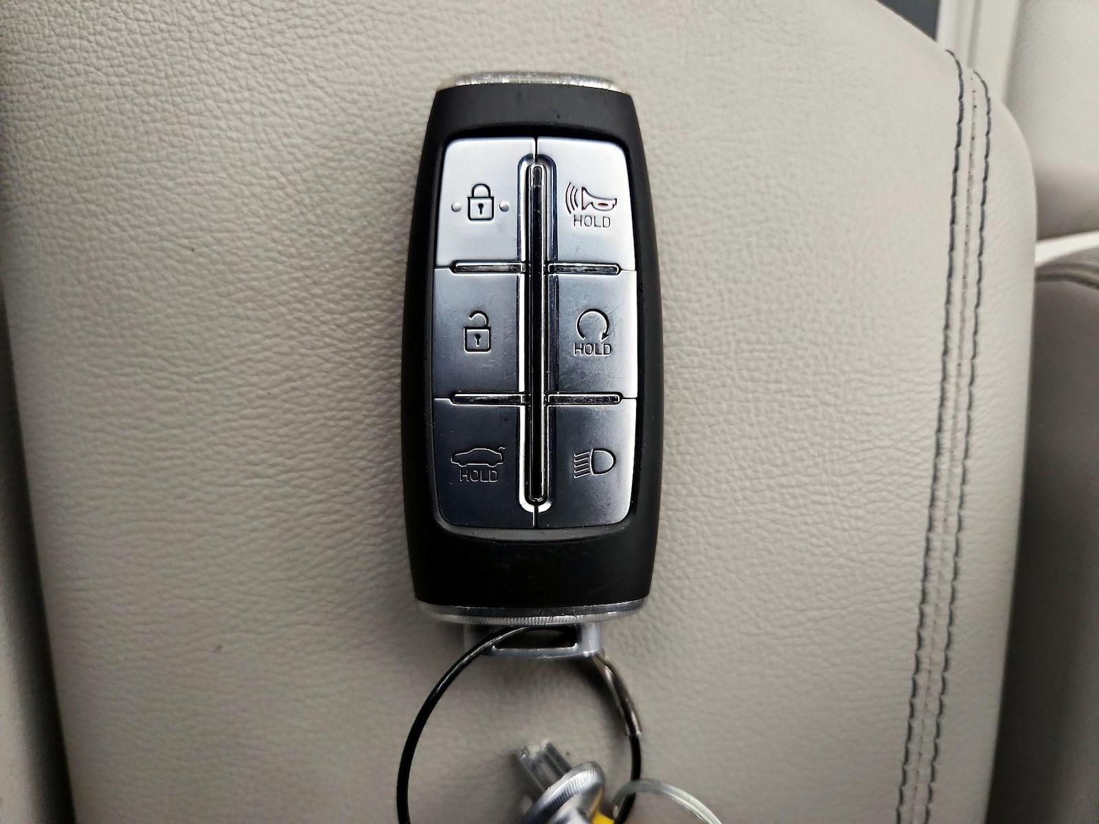 2023 GENESIS G70 Standard - Photo 24