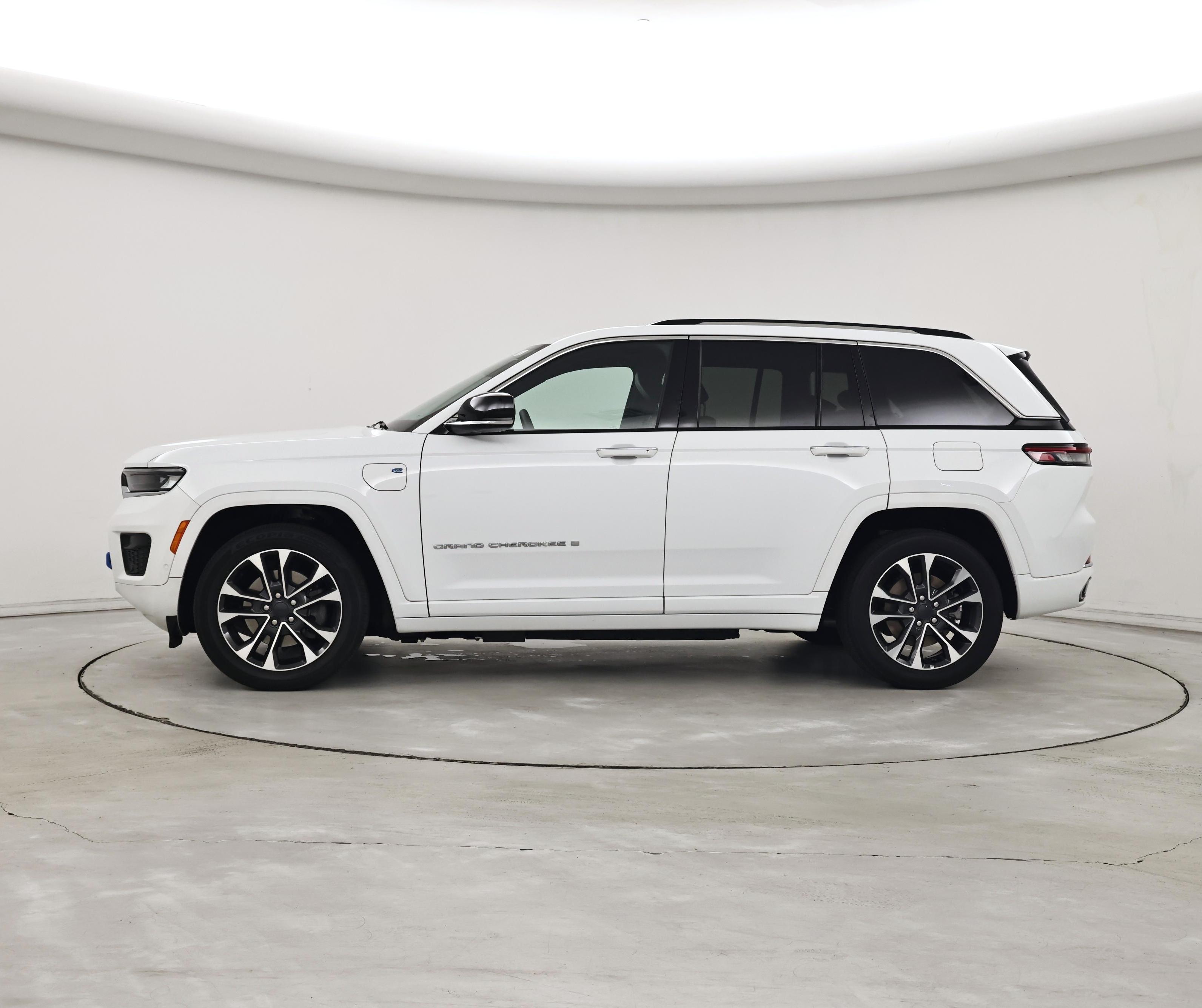 Thumbnail: 2022 Jeep Grand Cherokee - 3