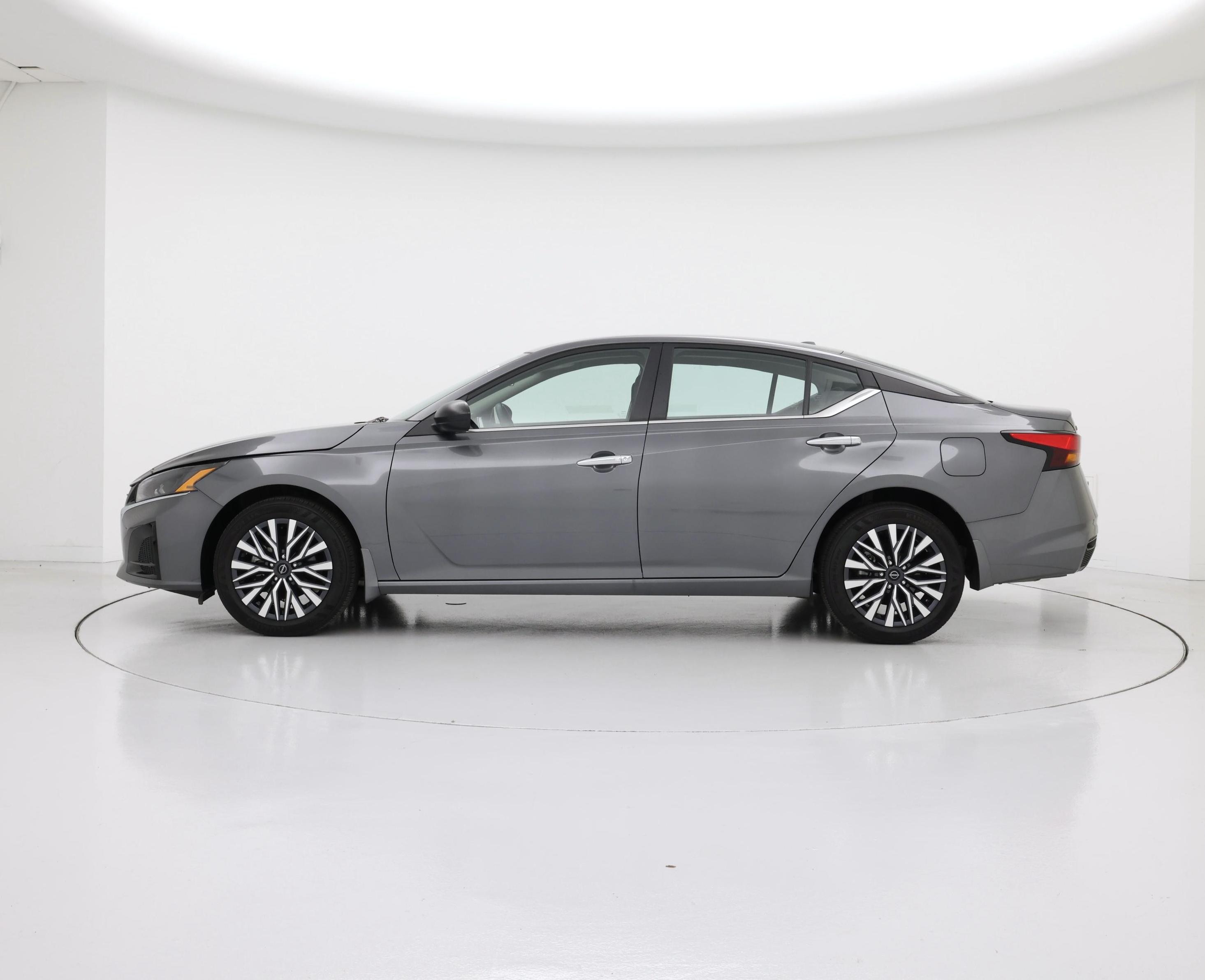 Thumbnail: 2024 Nissan Altima - 3