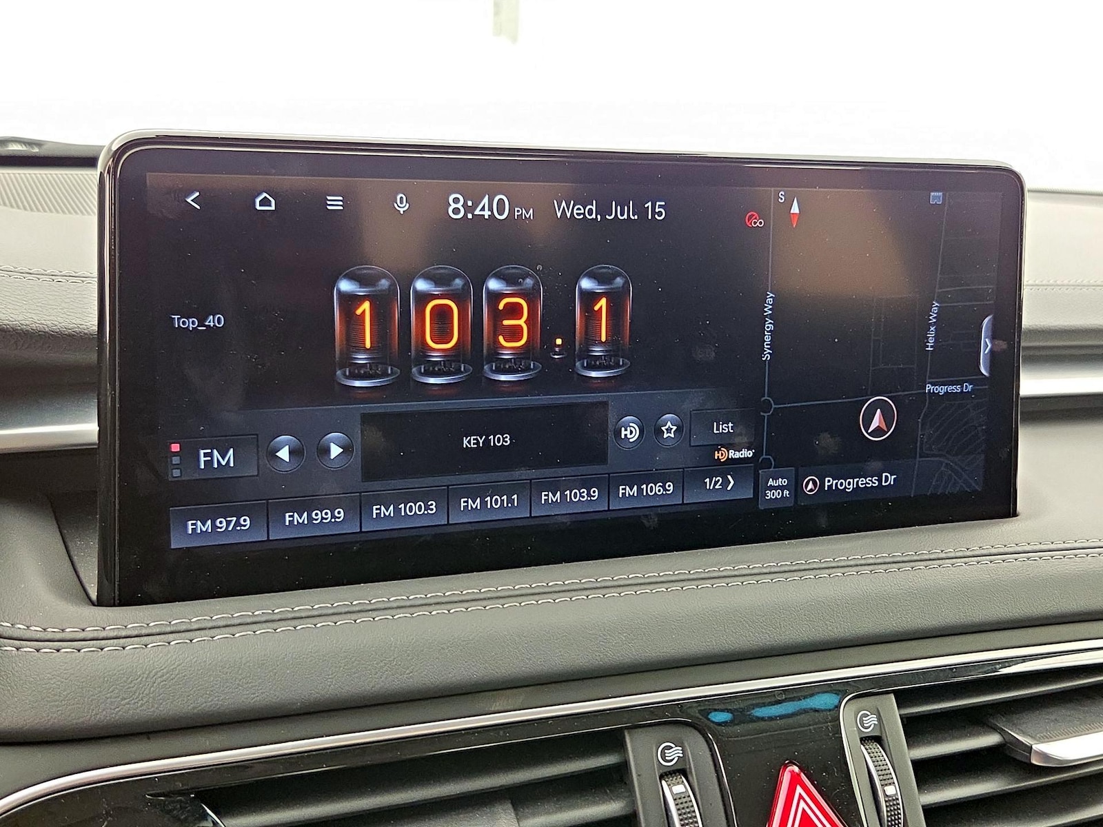 2022 GENESIS G70 Standard - Photo 17