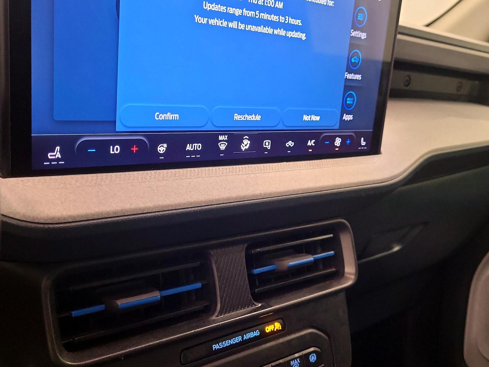 2025 Ford Maverick XLT - Photo 17