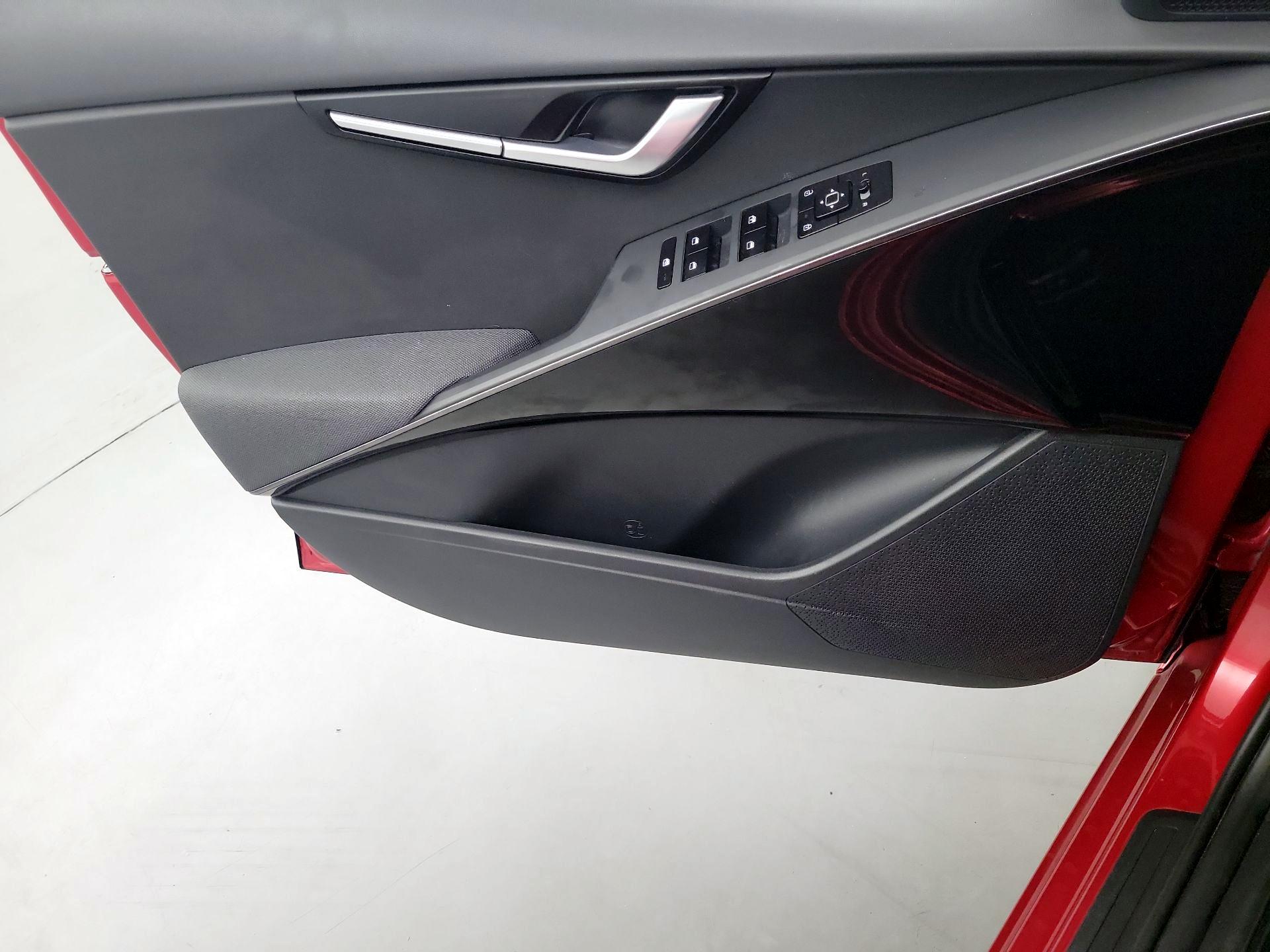 Thumbnail: 2023 Kia Niro - 12