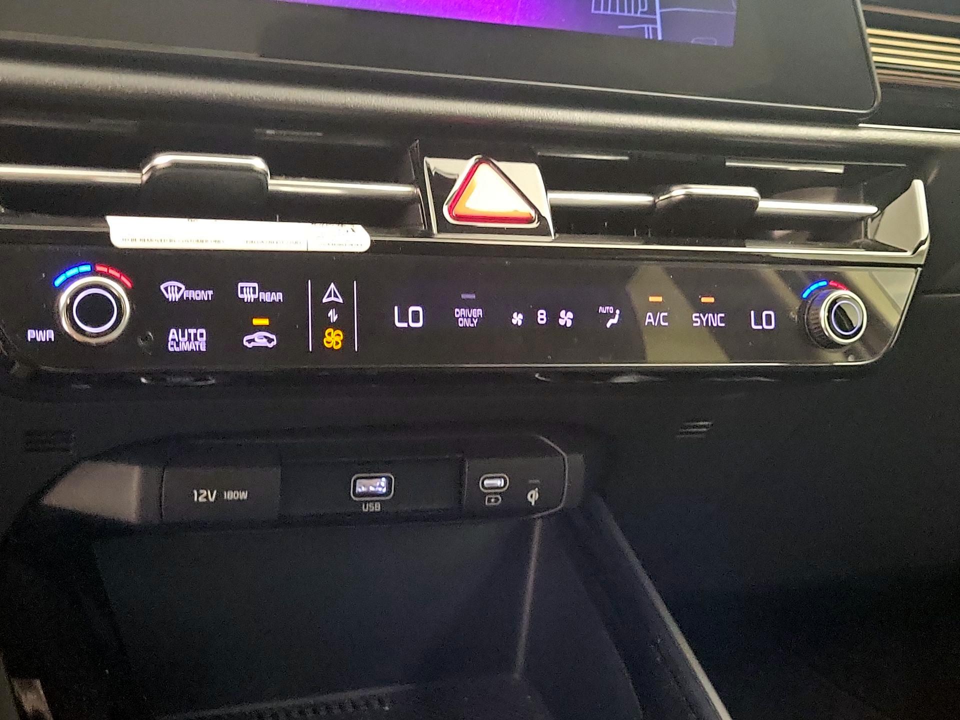 Thumbnail: 2023 Kia Niro - 17