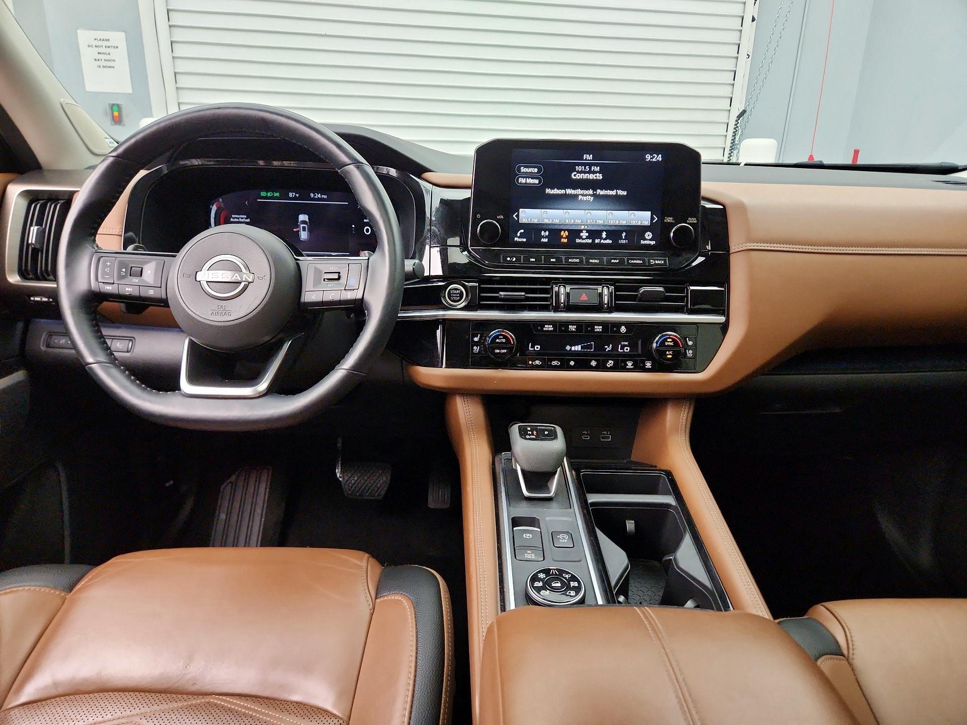 Thumbnail: 2023 Nissan Pathfinder - 9