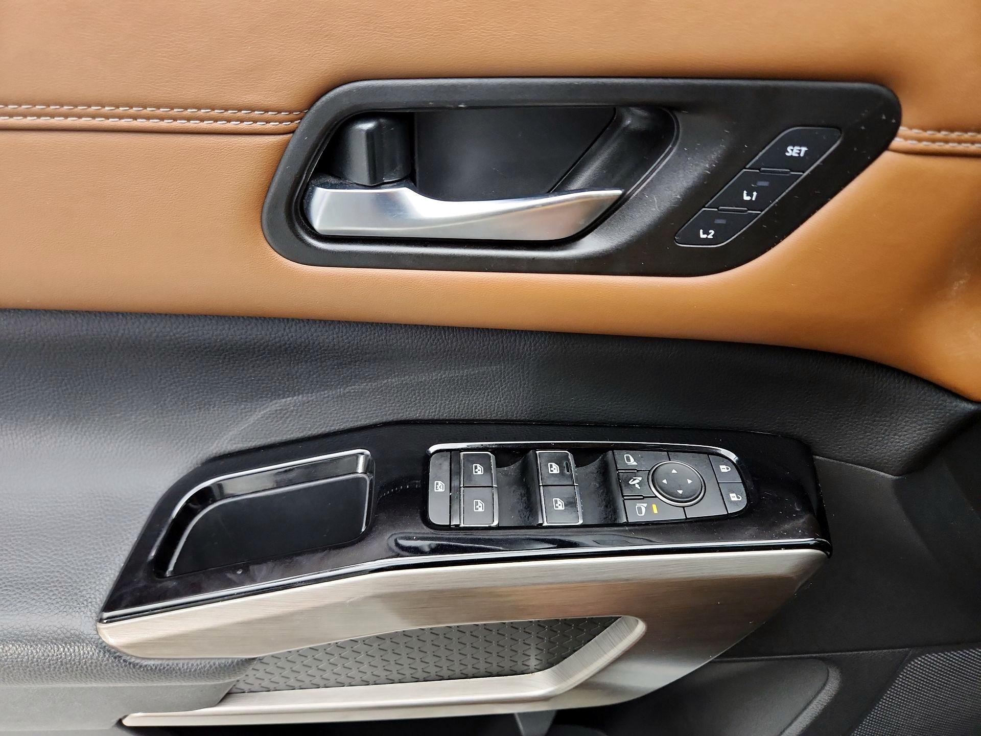 Thumbnail: 2023 Nissan Pathfinder - 12
