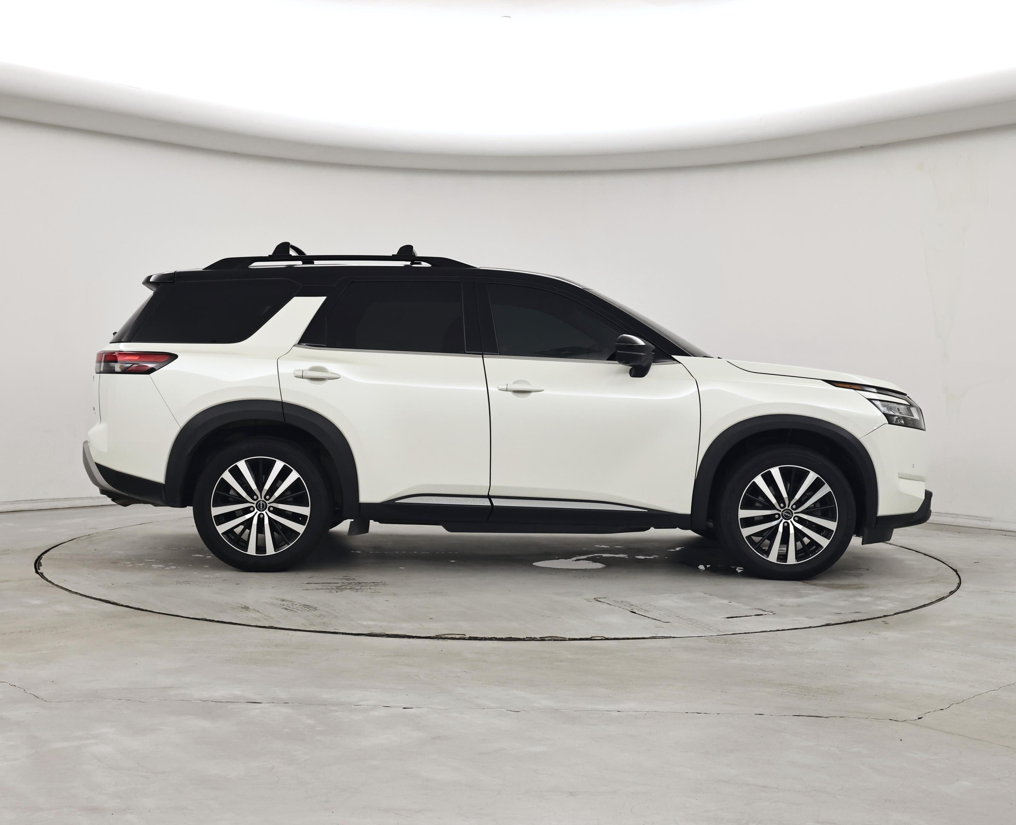 Thumbnail: 2023 Nissan Pathfinder - 7