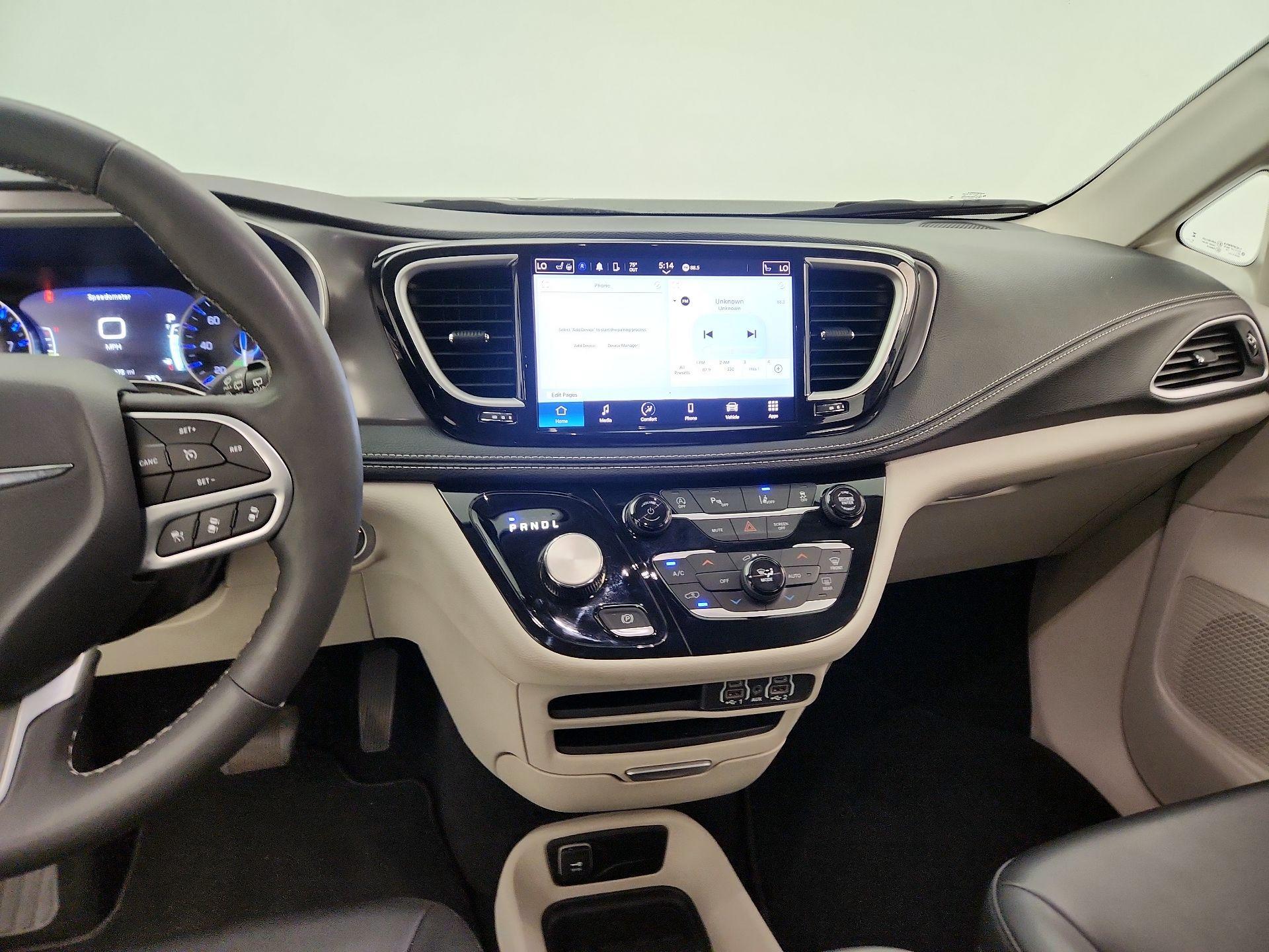 Thumbnail: 2024 Chrysler Pacifica - 9