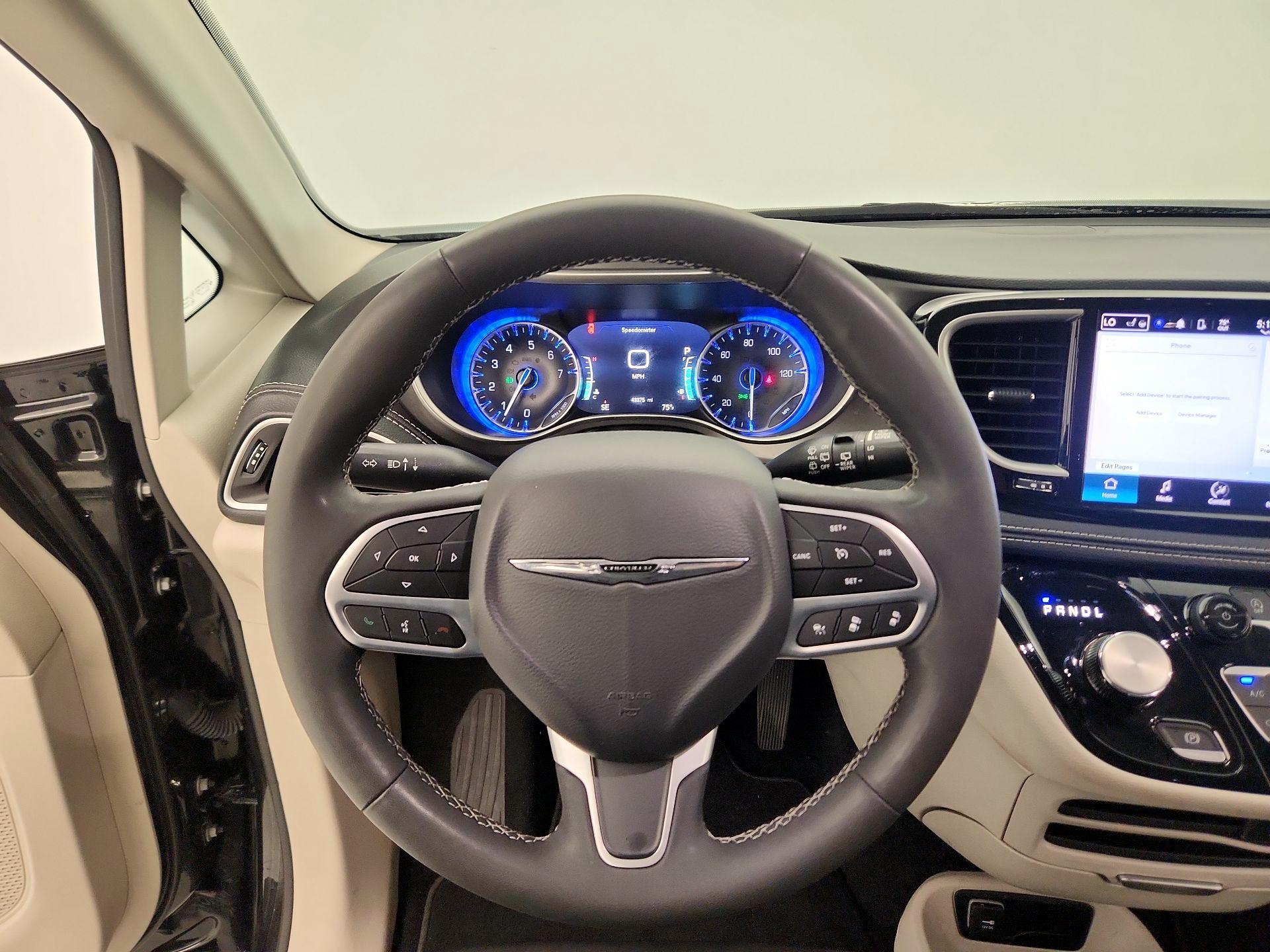 Thumbnail: 2024 Chrysler Pacifica - 10