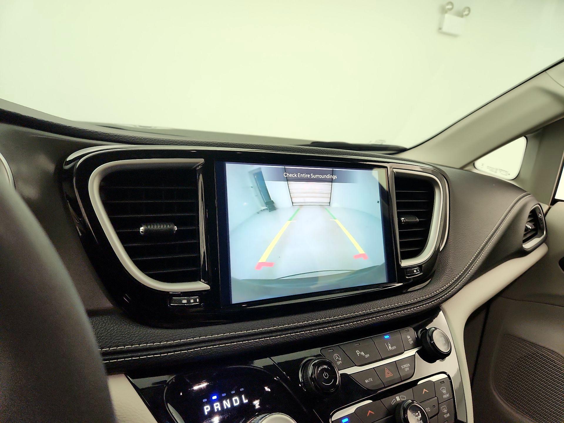 Thumbnail: 2024 Chrysler Pacifica - 14