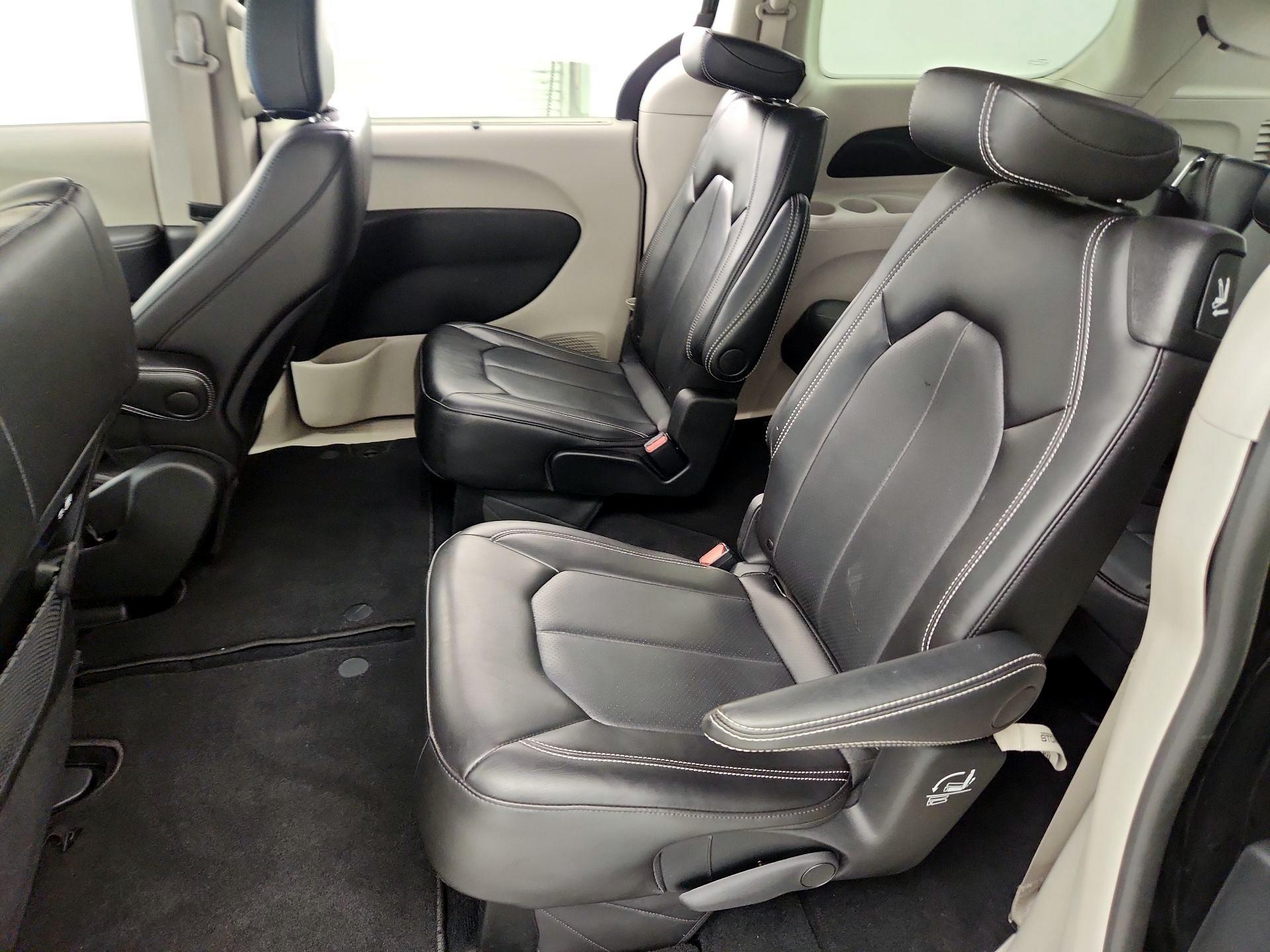 Thumbnail: 2024 Chrysler Pacifica - 19