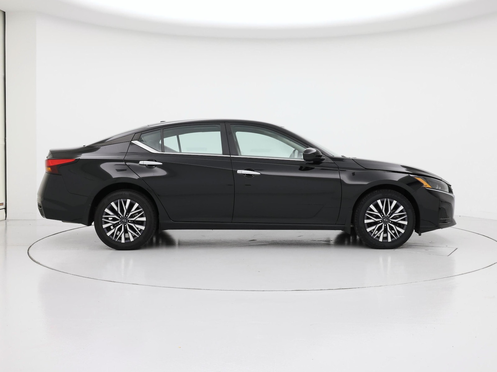 2023 Nissan Altima SV - Photo 8