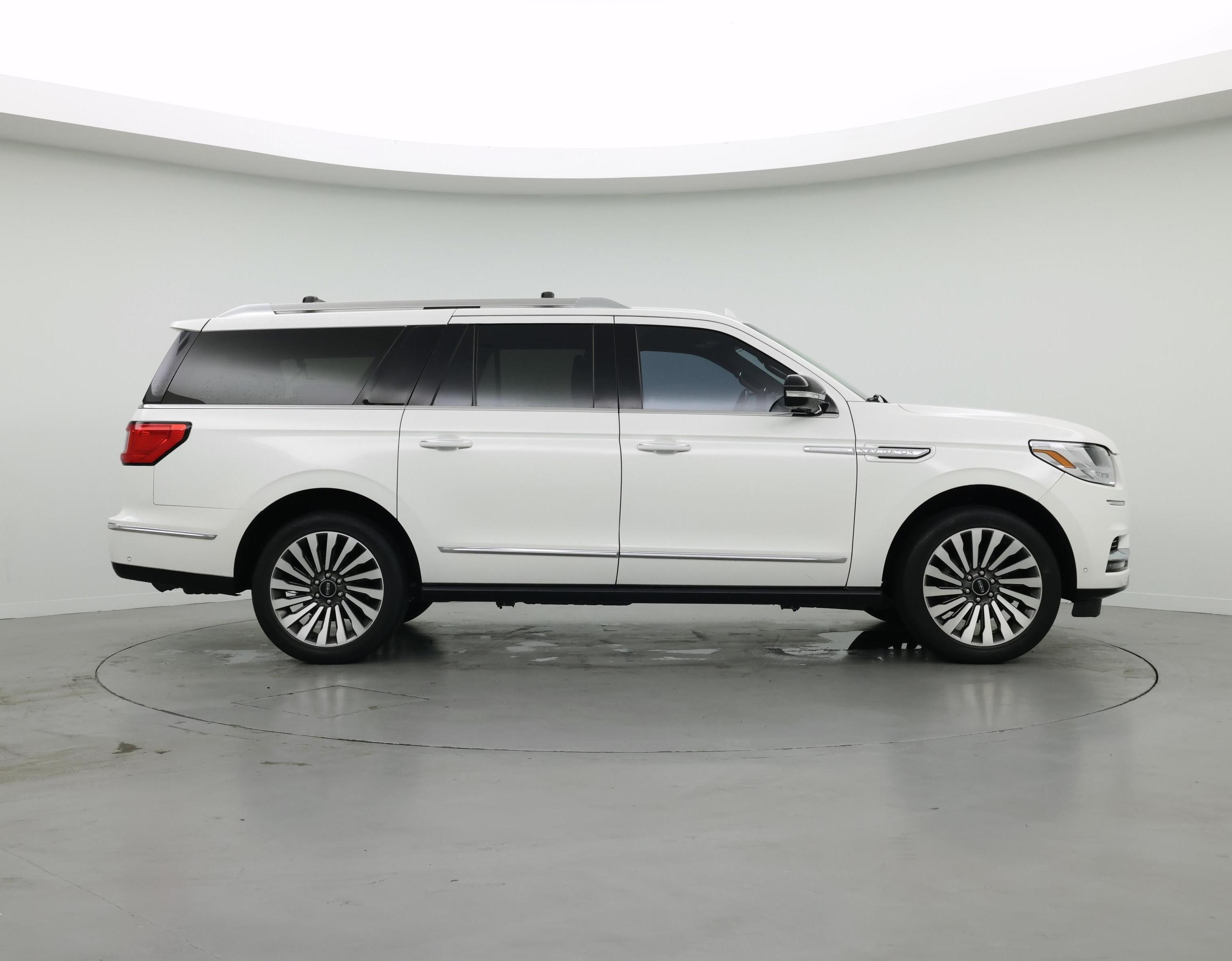 Thumbnail: 2021 Lincoln Navigator L - 7