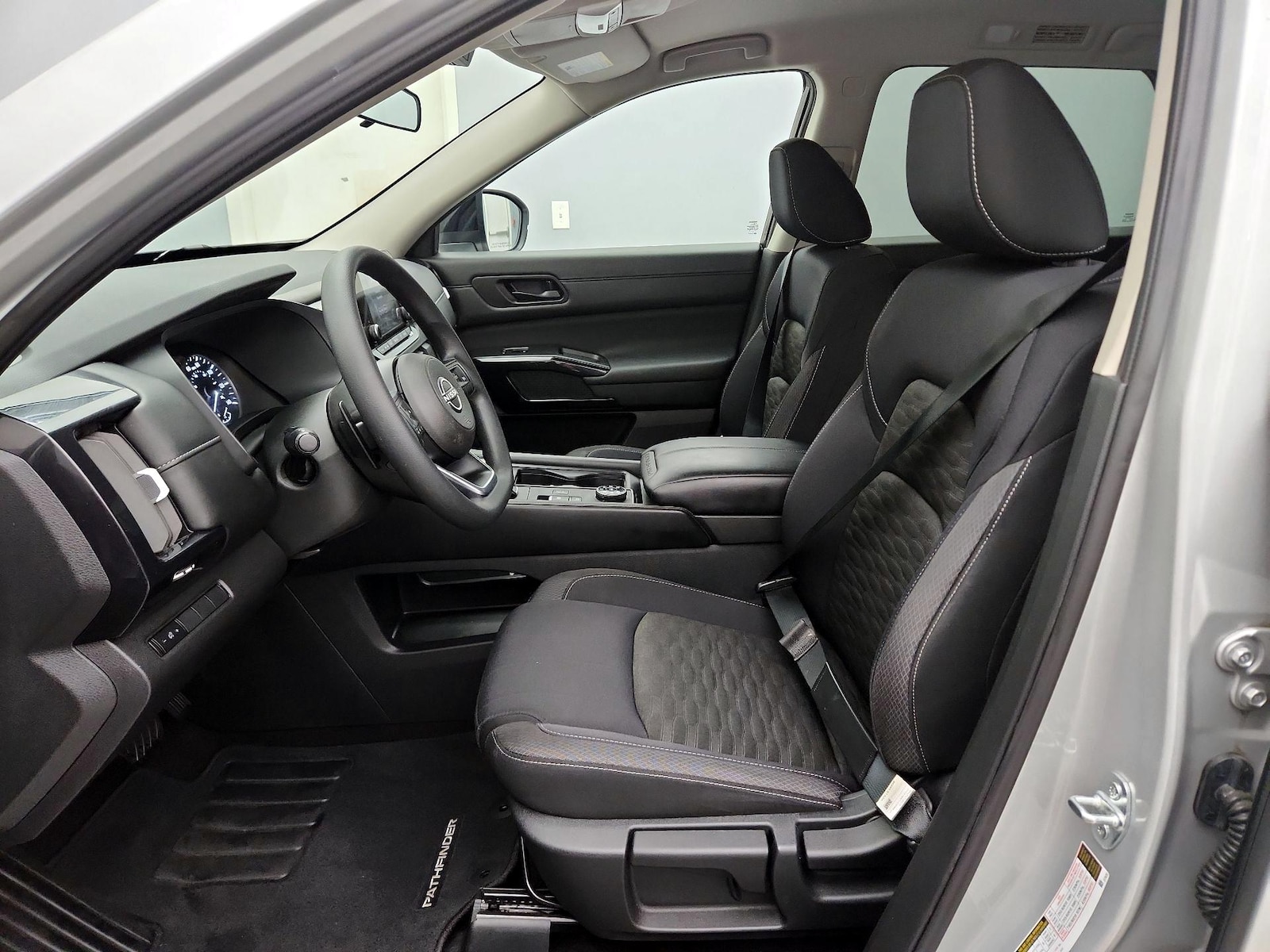 2024 Nissan Pathfinder S - Photo 12