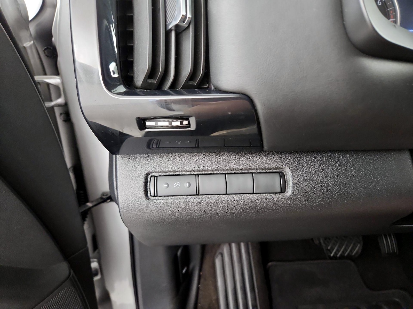 2024 Nissan Pathfinder S - Photo 14