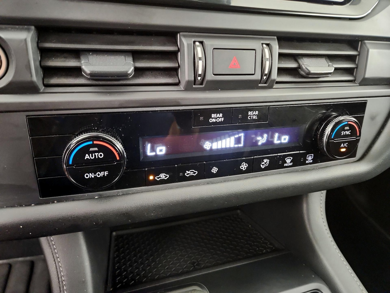 2024 Nissan Pathfinder S - Photo 17