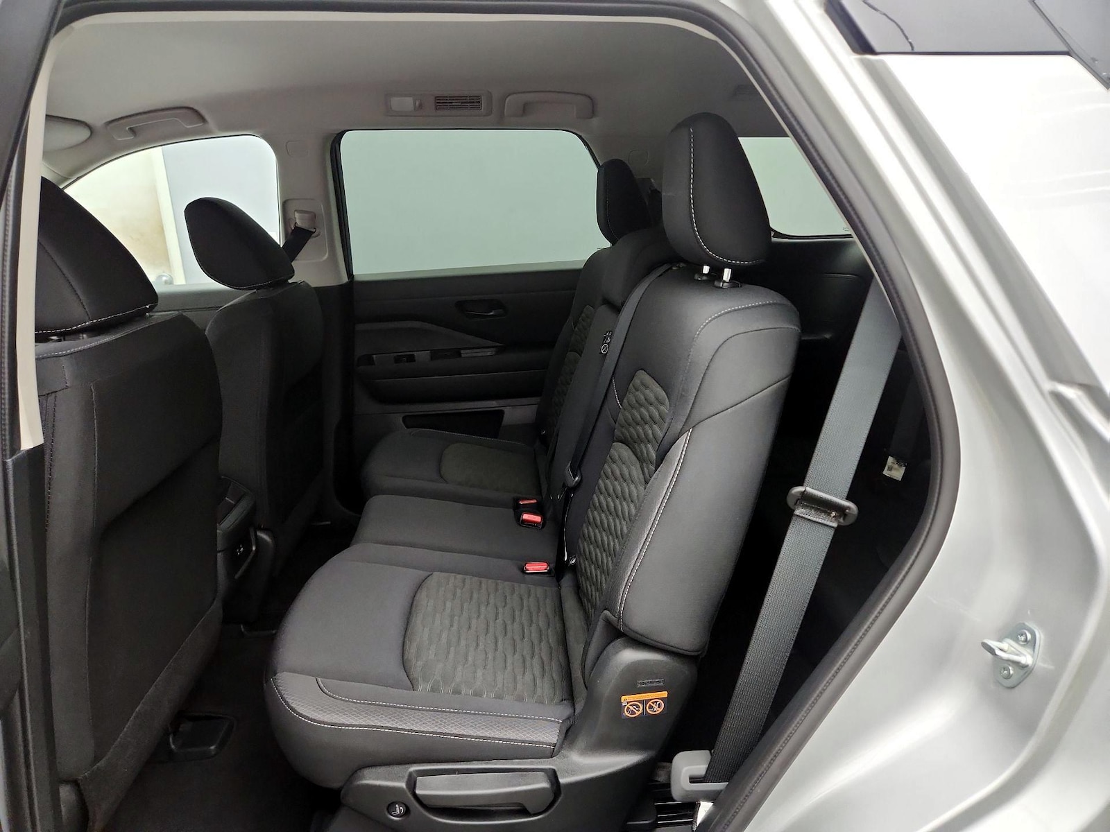2024 Nissan Pathfinder S - Photo 20