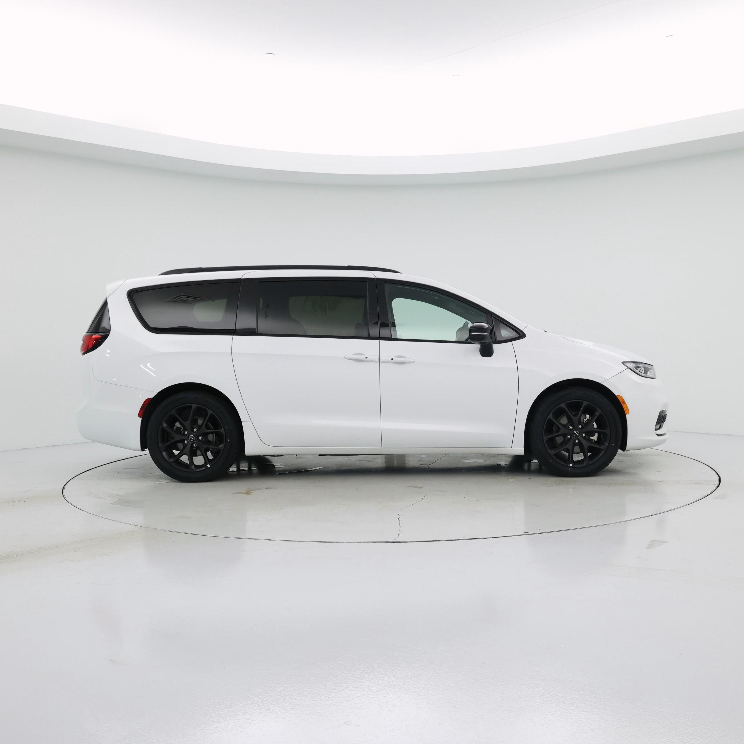 Thumbnail: 2025 Chrysler Pacifica - 7