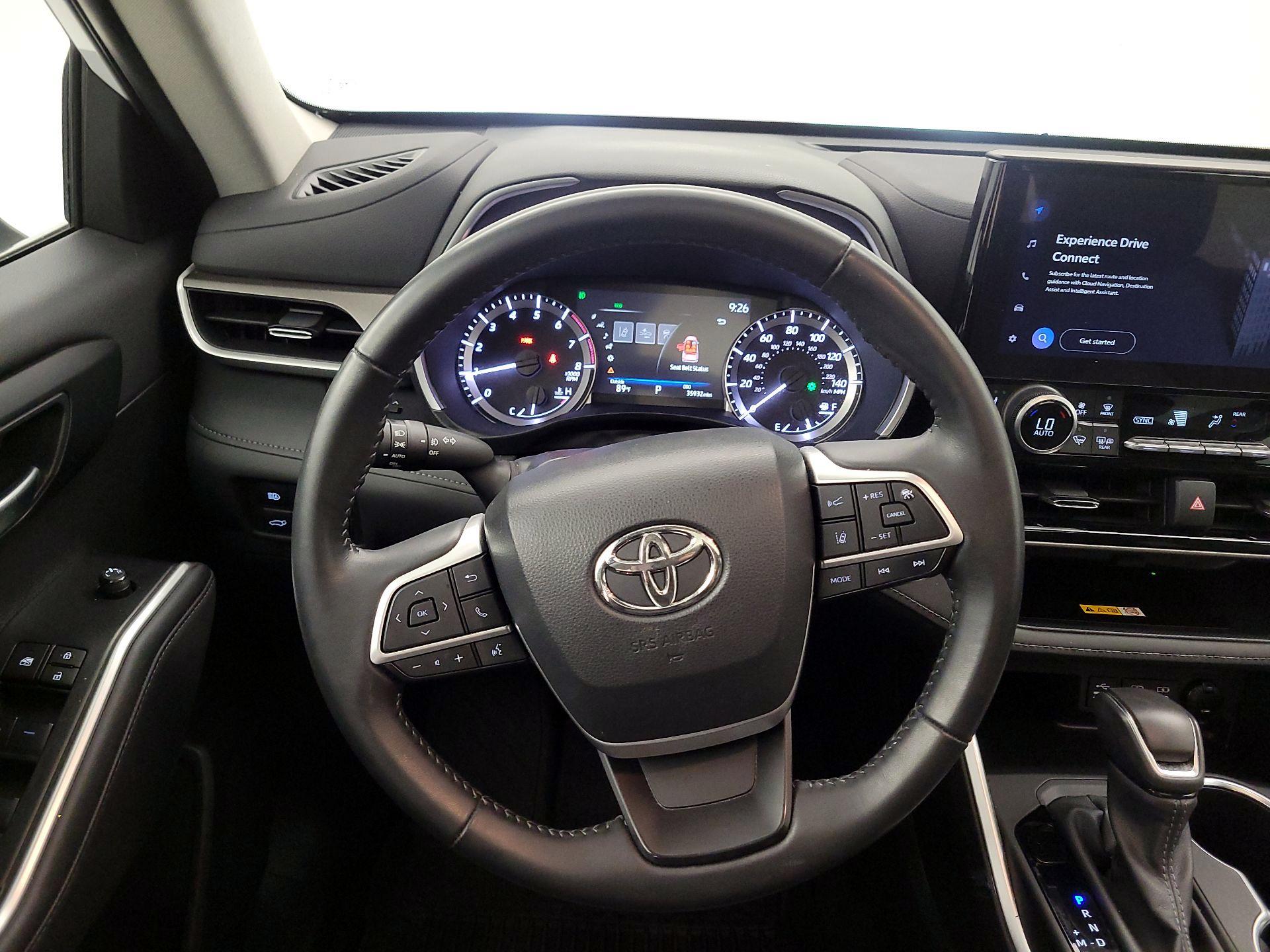 Thumbnail: 2023 Toyota Highlander - 10