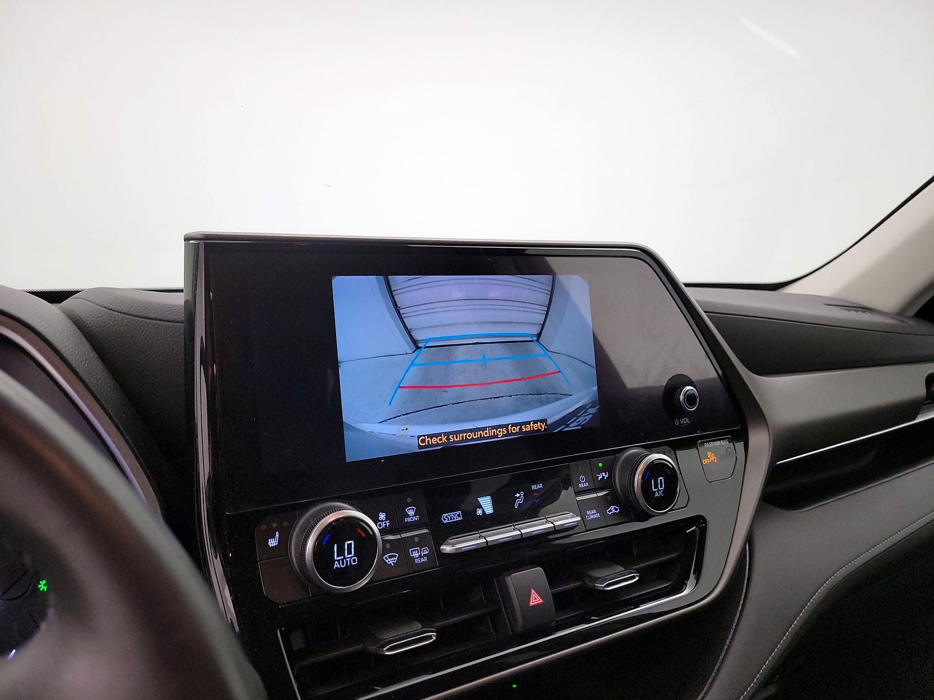Thumbnail: 2023 Toyota Highlander - 14
