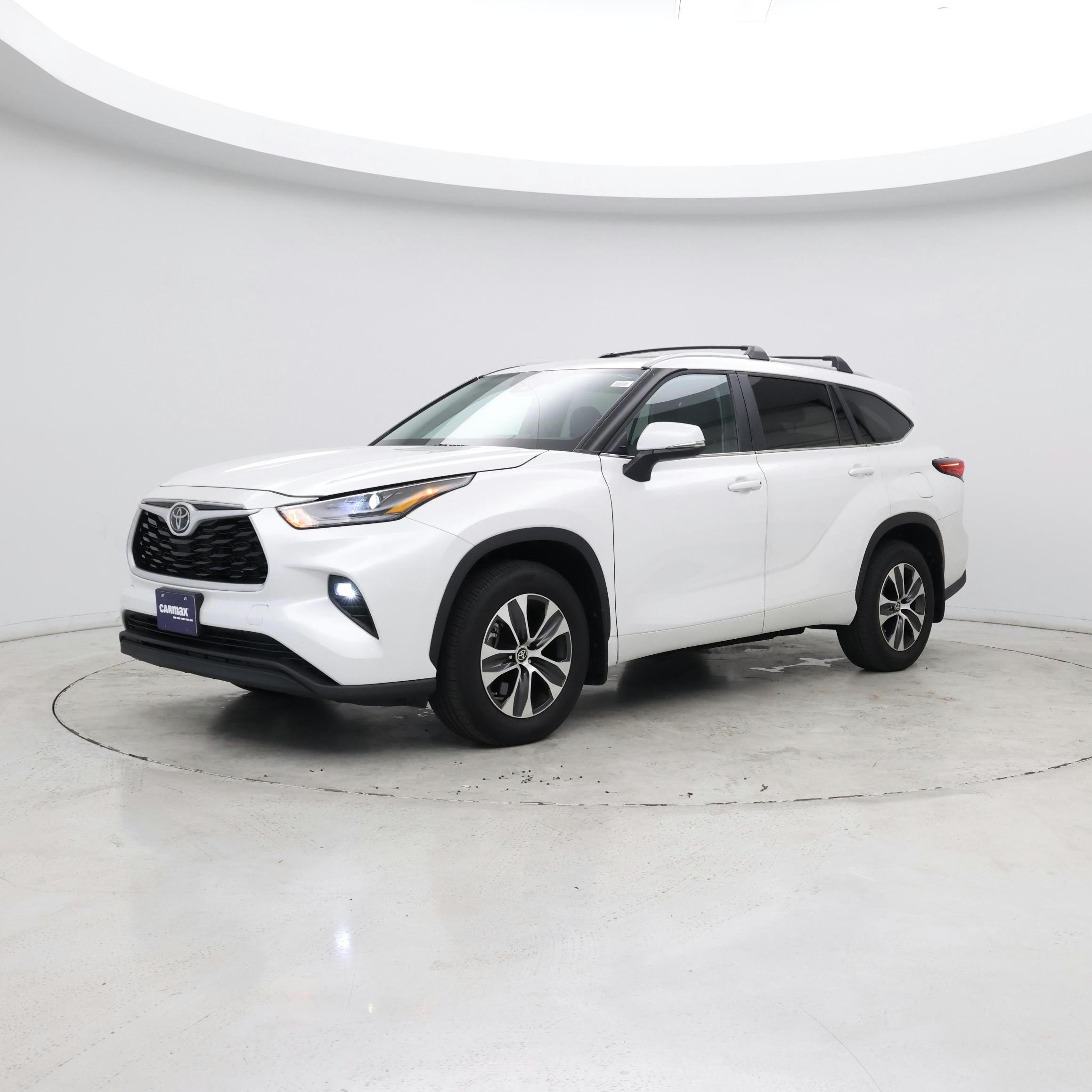 Thumbnail: 2023 Toyota Highlander - 3