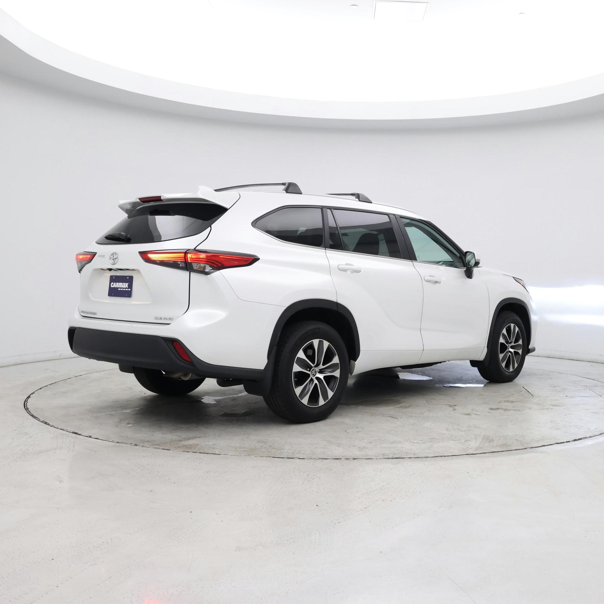 Thumbnail: 2023 Toyota Highlander - 6