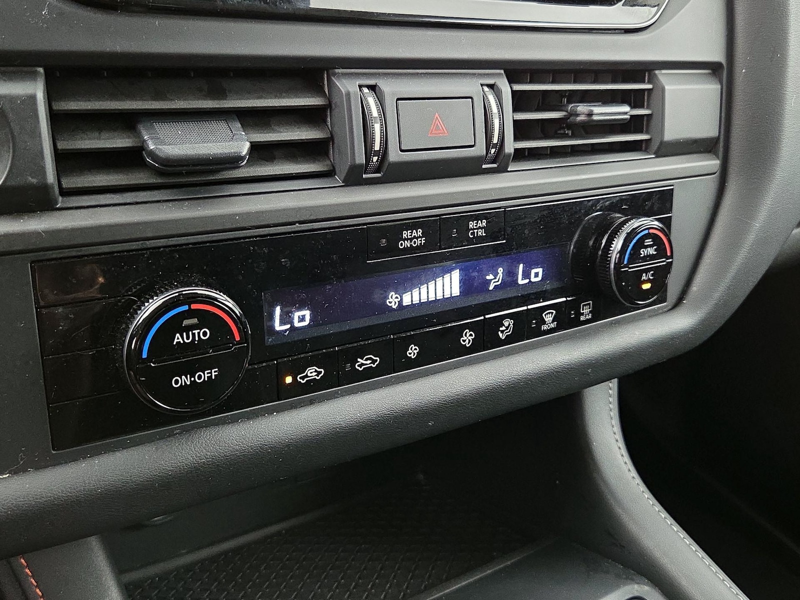 2024 Nissan Pathfinder S - Photo 17