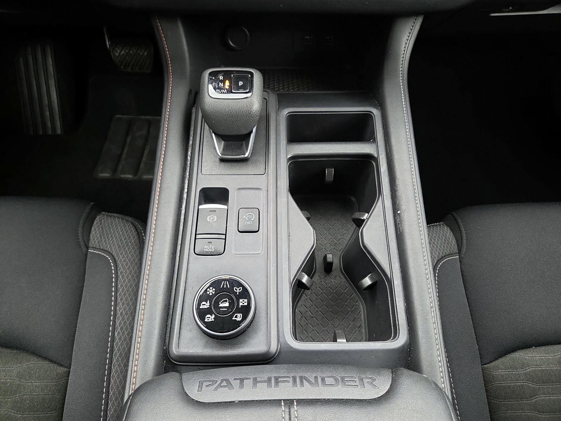 Thumbnail: 2024 Nissan Pathfinder - 17