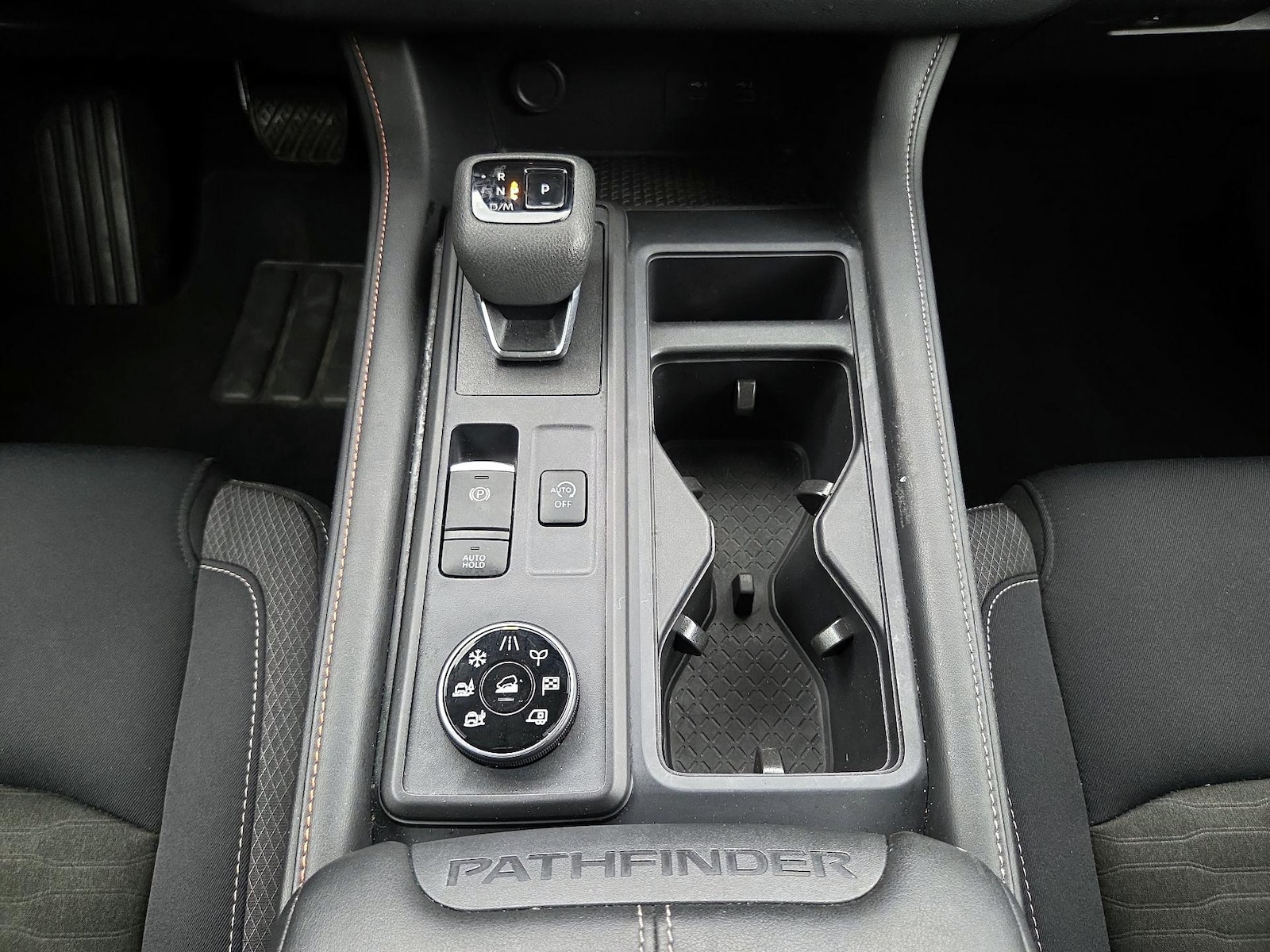 2024 Nissan Pathfinder S - Photo 18