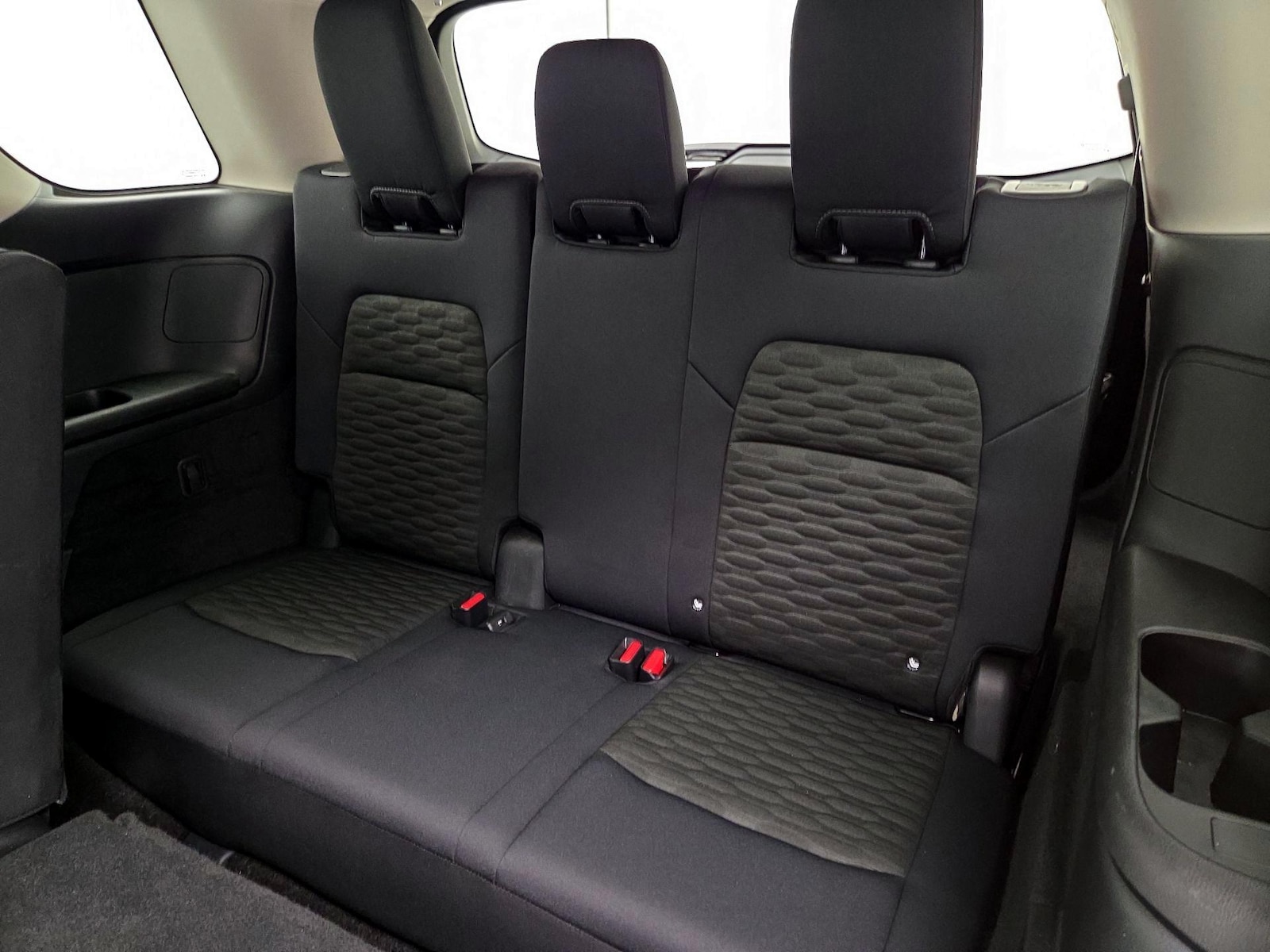 2024 Nissan Pathfinder S - Photo 21