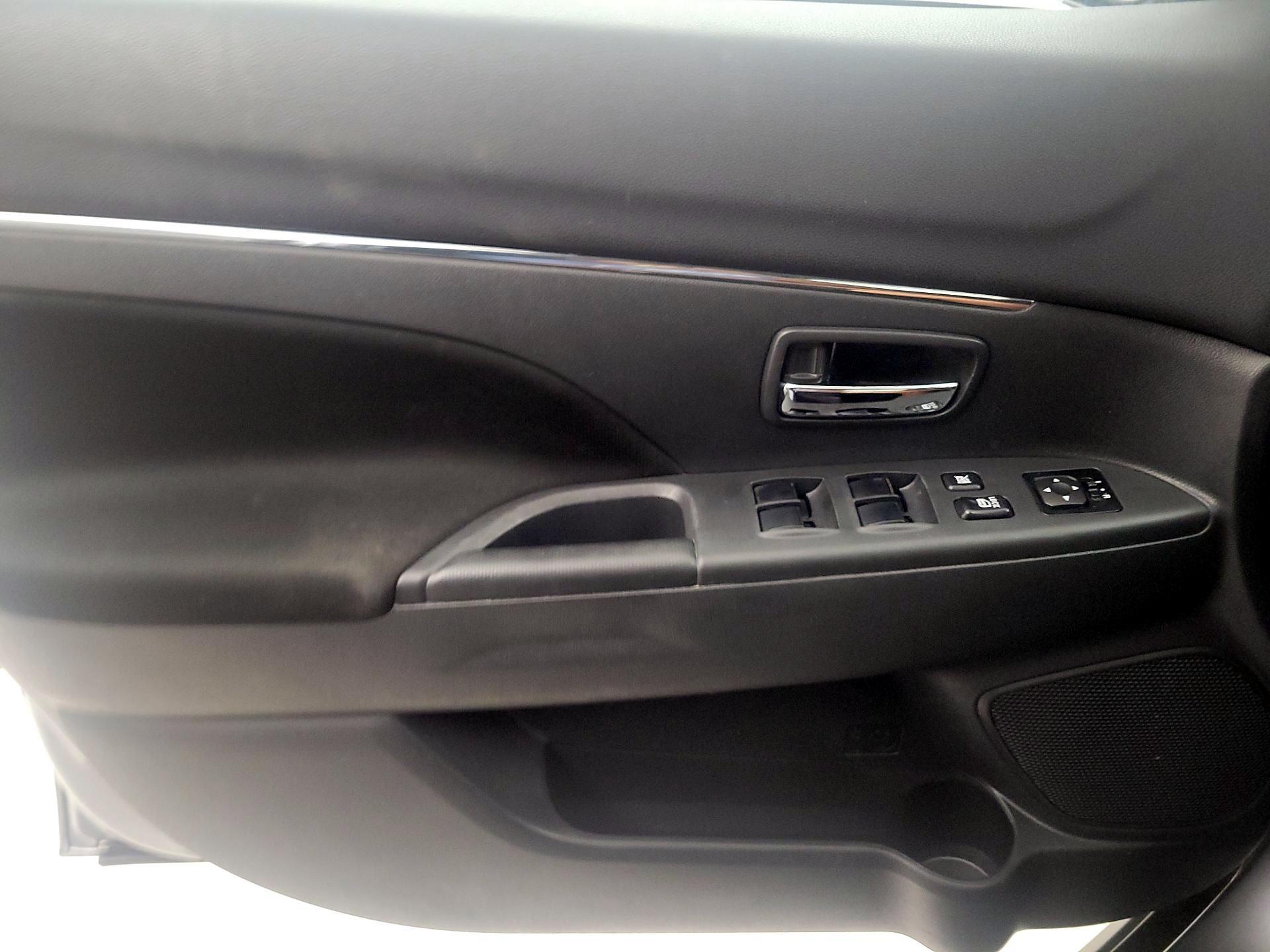 Thumbnail: 2024 Mitsubishi Outlander Sport - 12