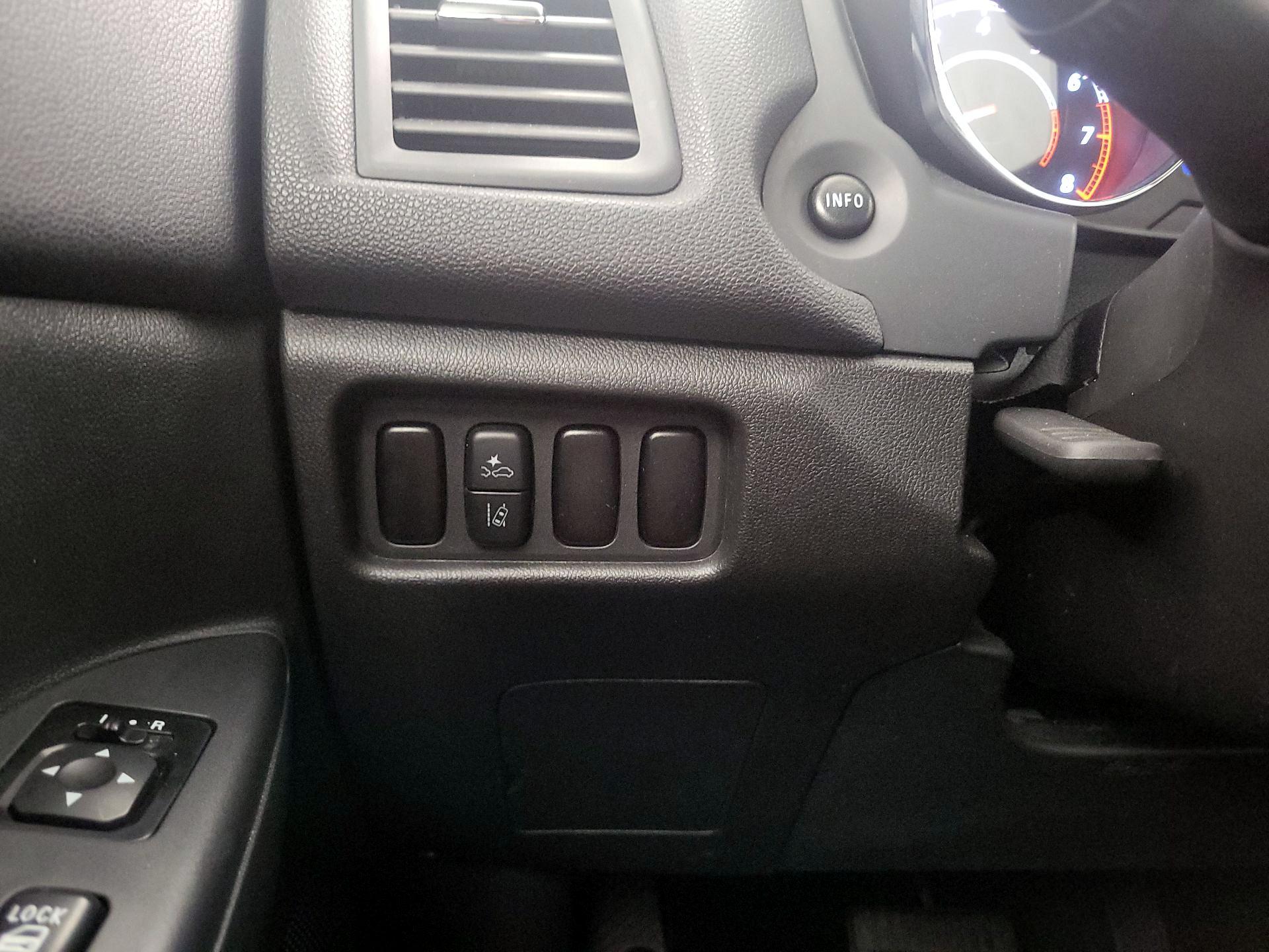 Thumbnail: 2024 Mitsubishi Outlander Sport - 13