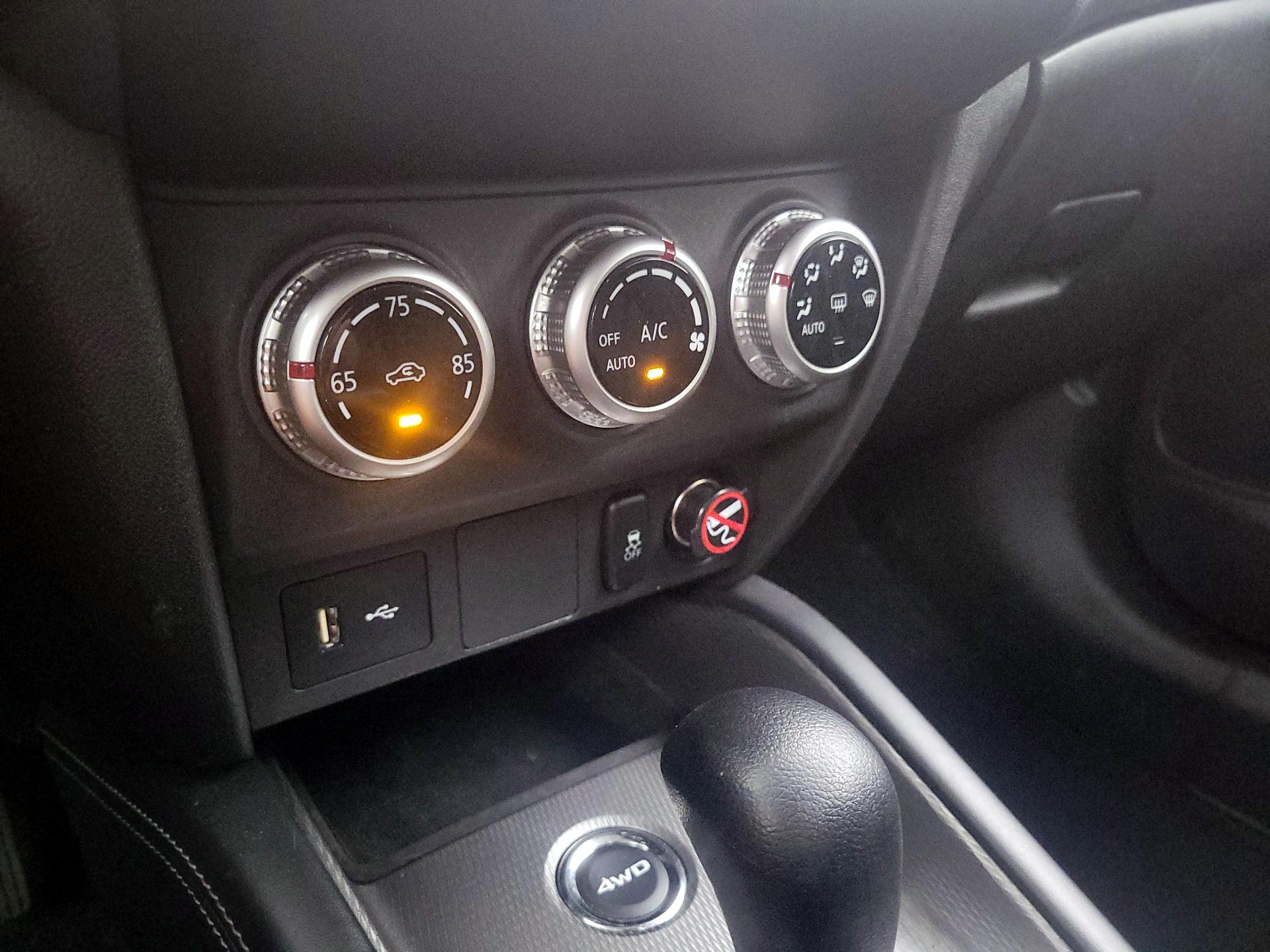 Thumbnail: 2024 Mitsubishi Outlander Sport - 16