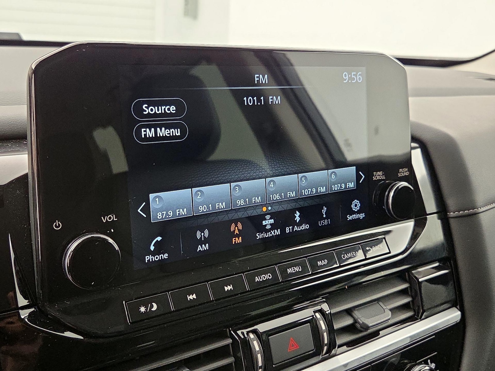 2024 Nissan Pathfinder SL - Photo 17